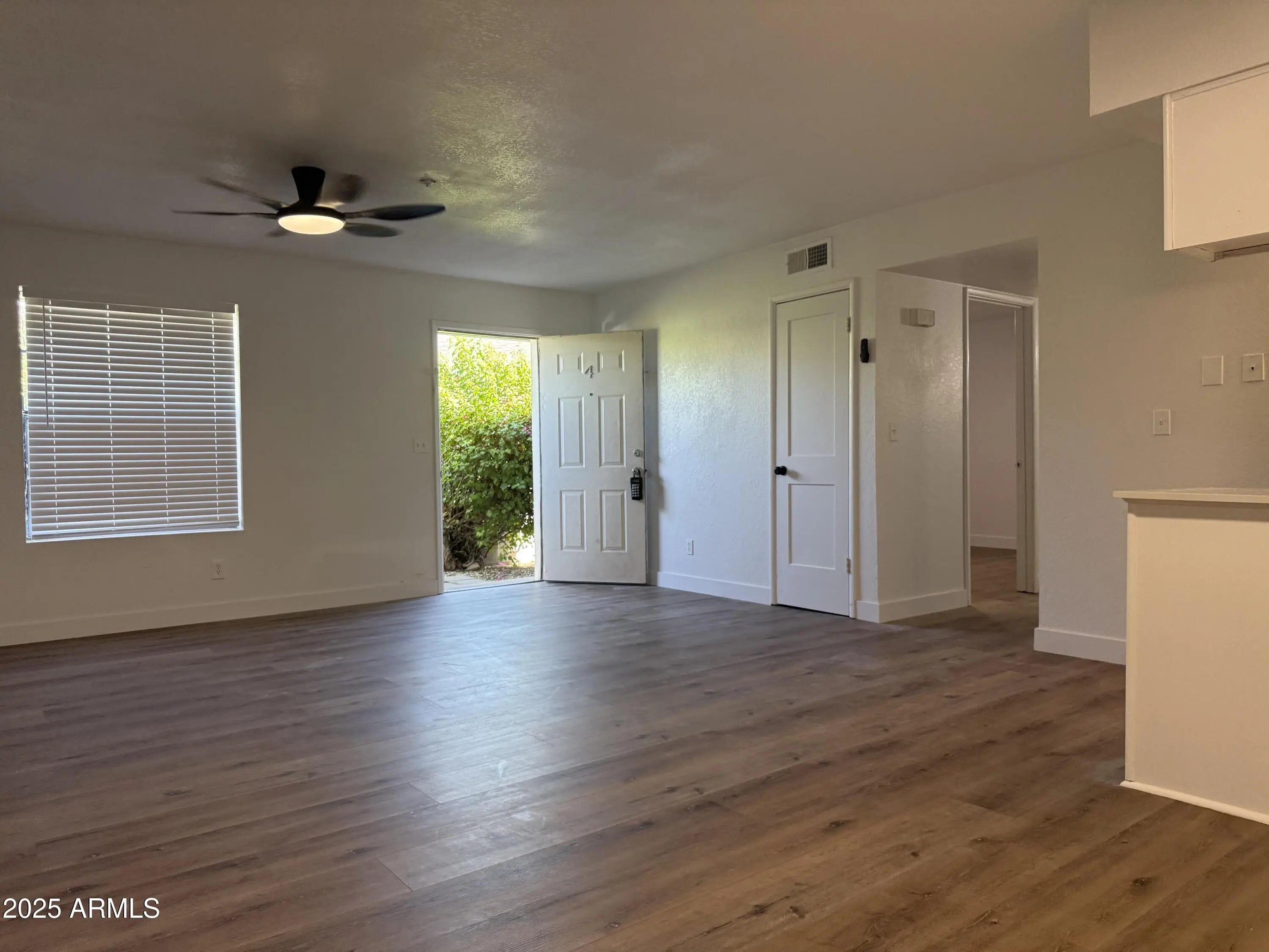 Photo of Listing #6931194