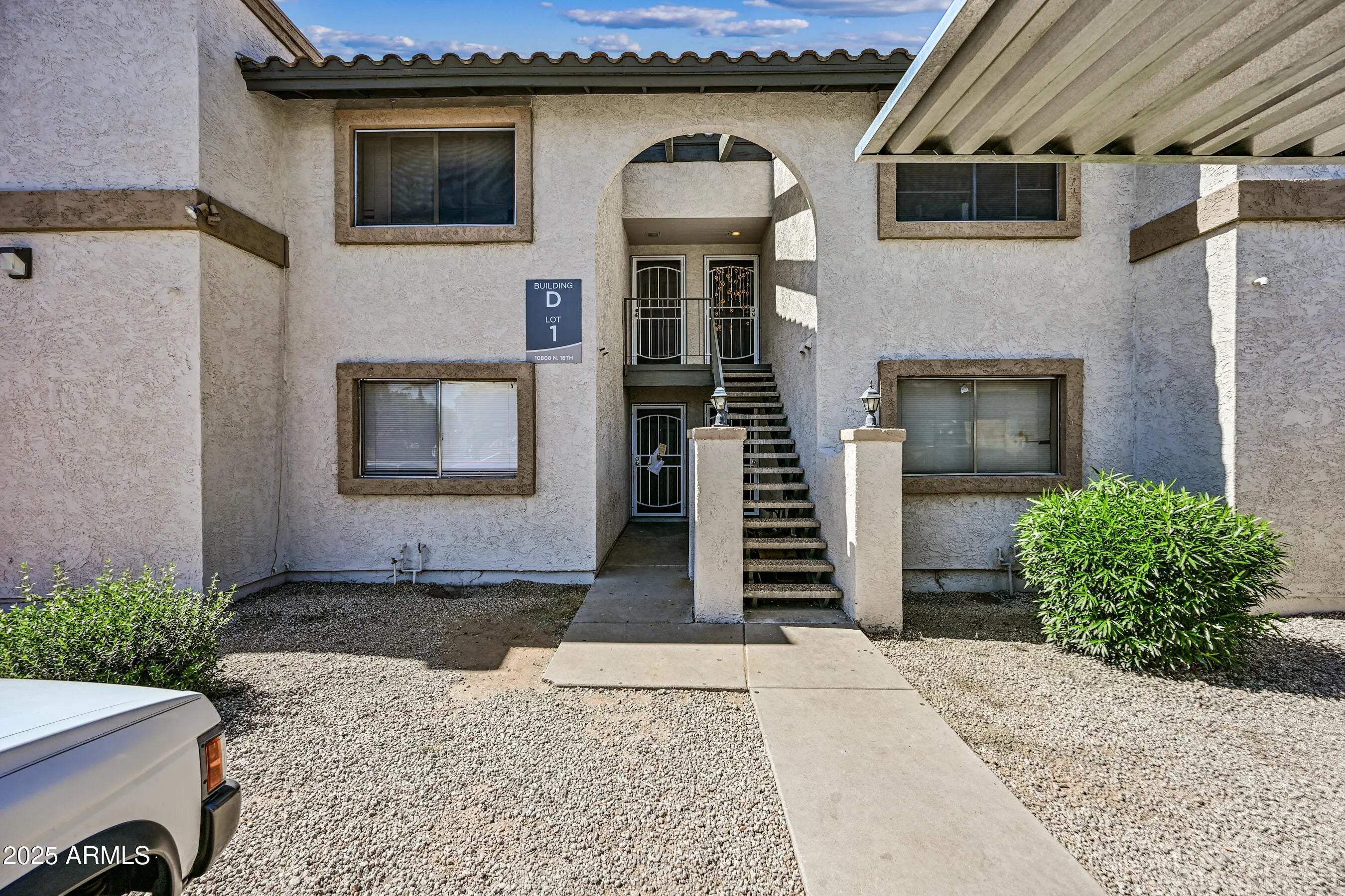 Photo of Listing #6931310