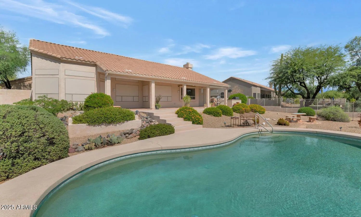 Photo of Listing #6931437