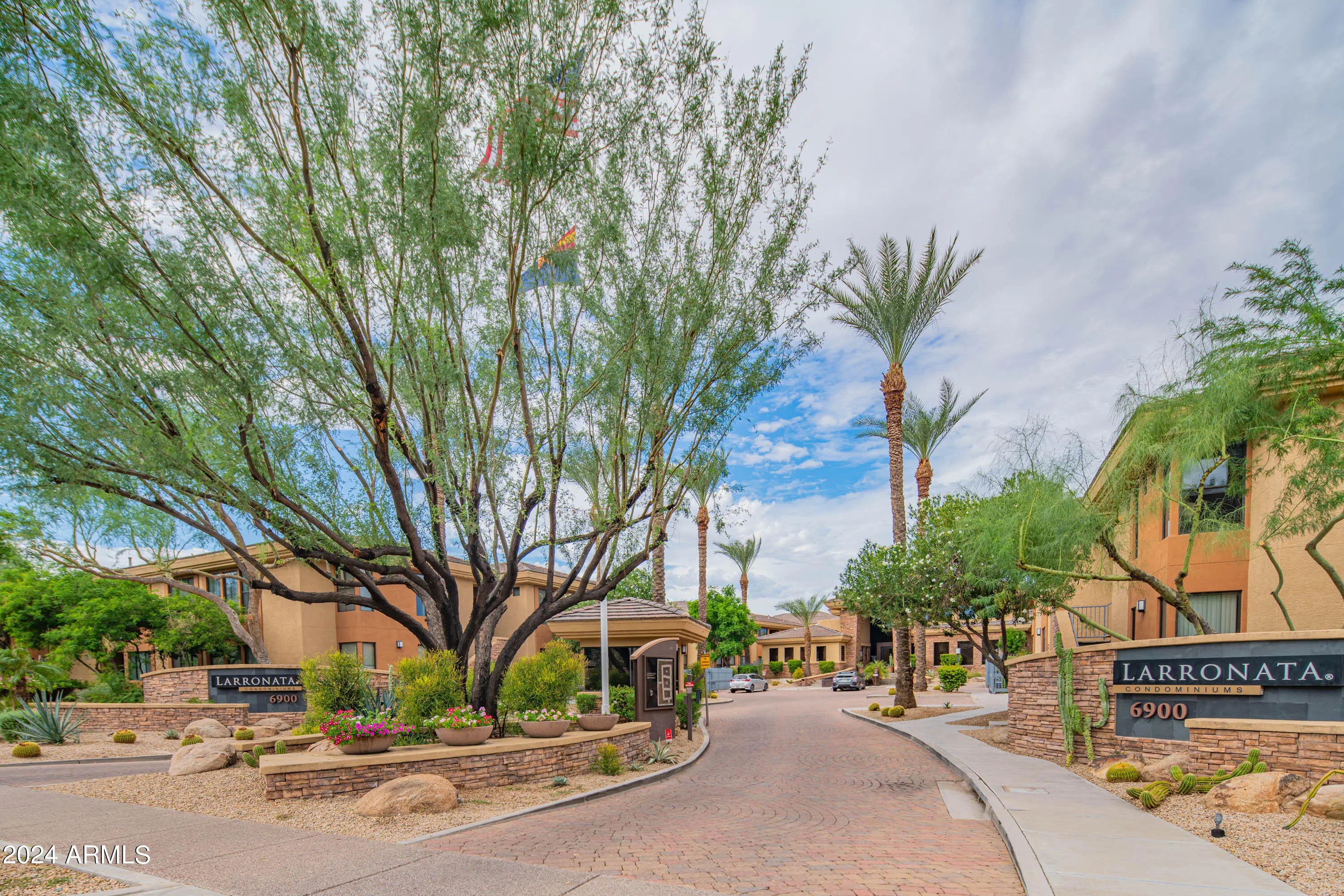 Photo of Listing #6931369