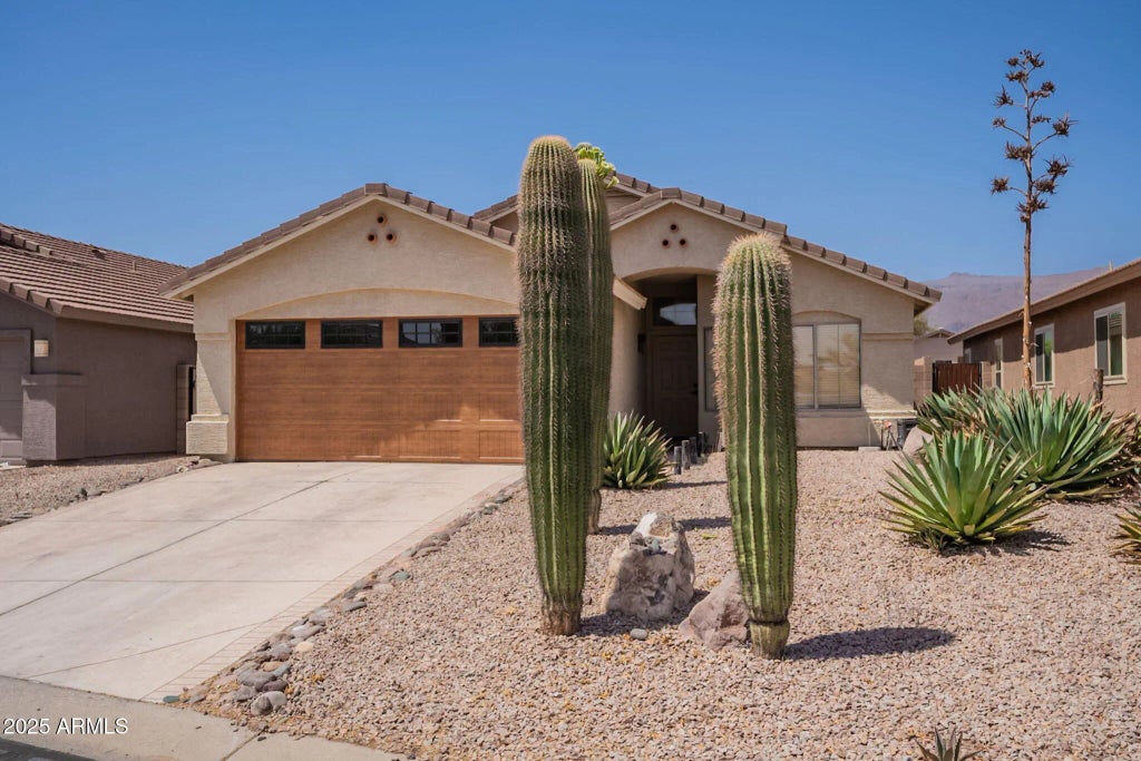 10346 E Desert Dawn Drive, Gold Canyon