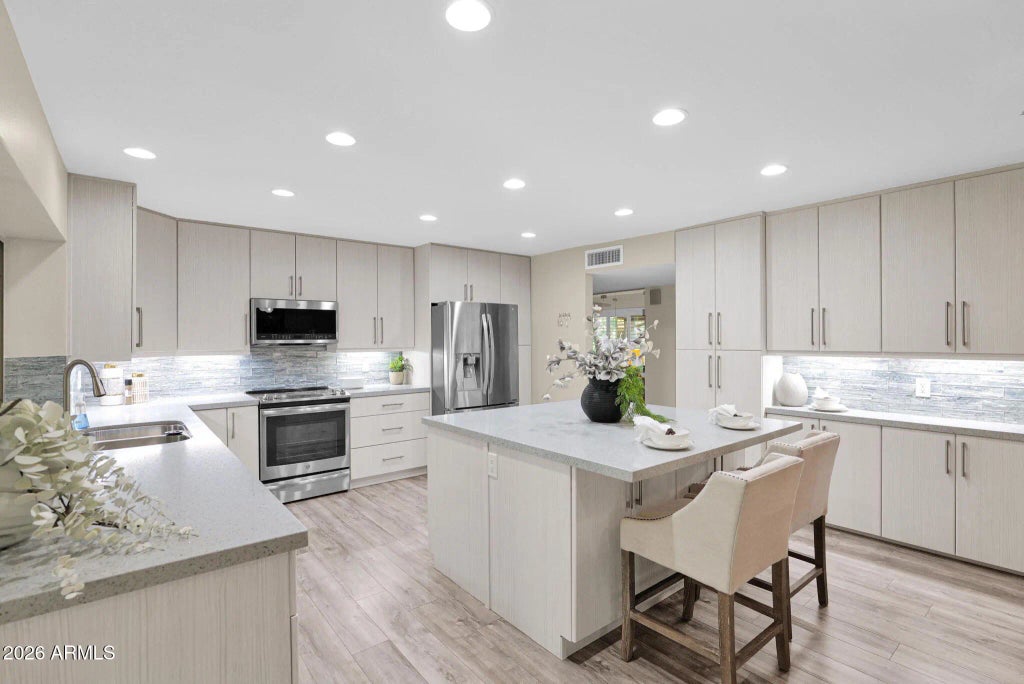 4221 E Emelita Avenue, Mesa