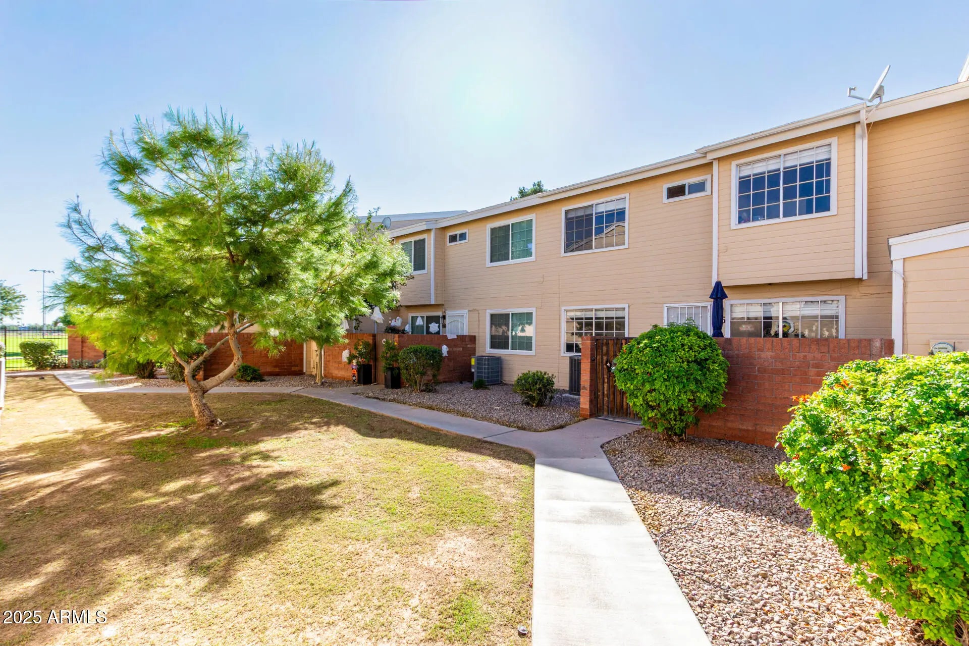 Photo of Listing #6936271