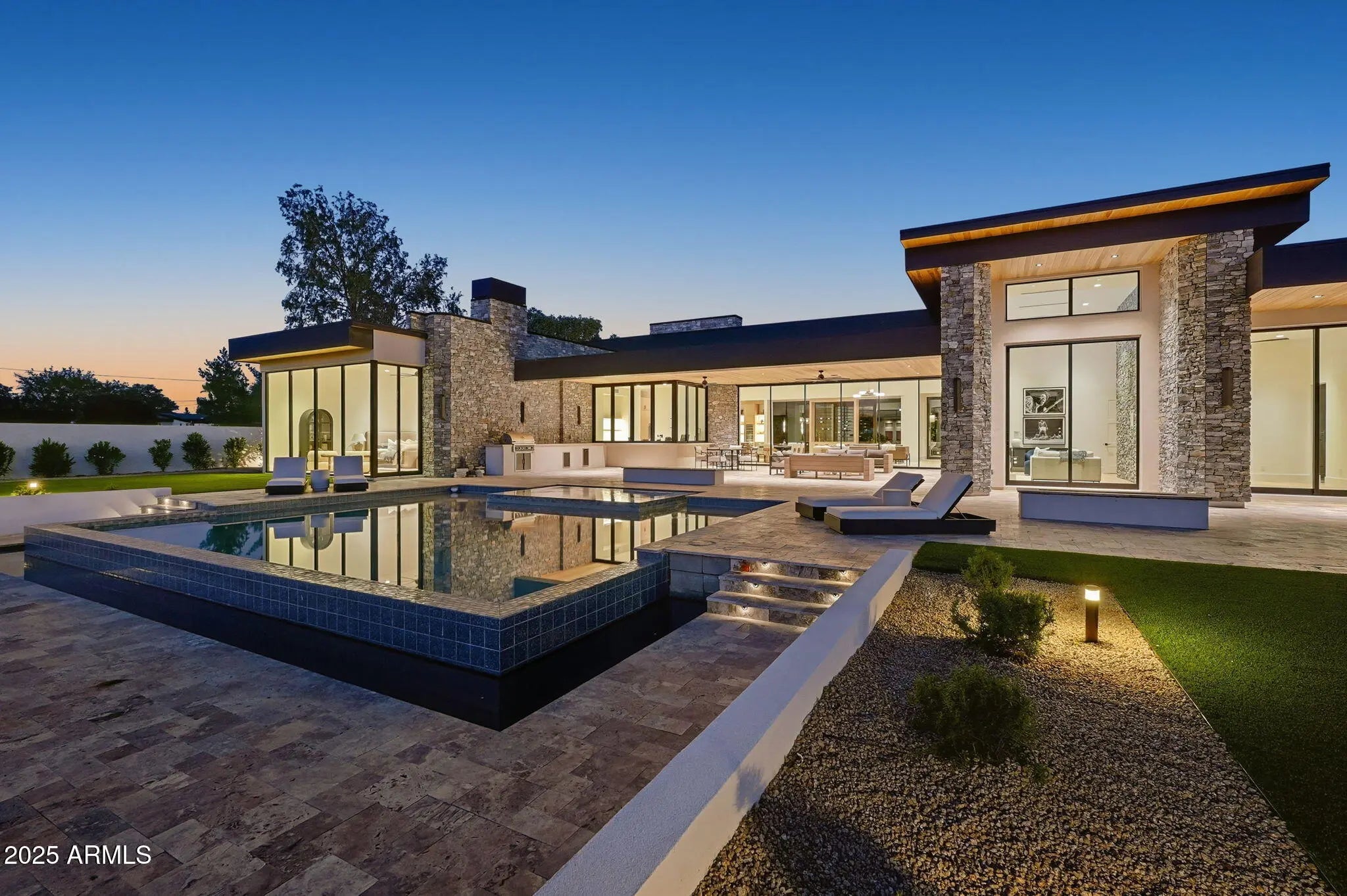 Photo of Listing #6931517