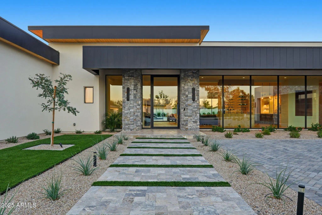 12232 N 65th Place, Scottsdale