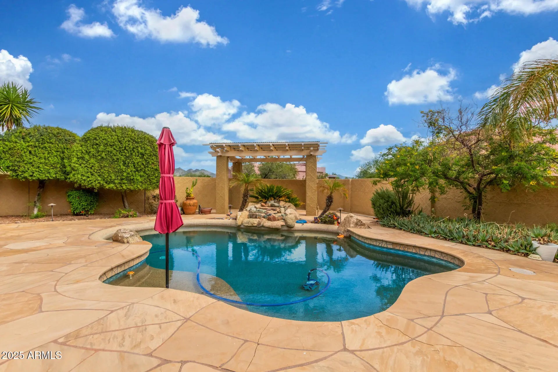 Photo of Listing #6933509