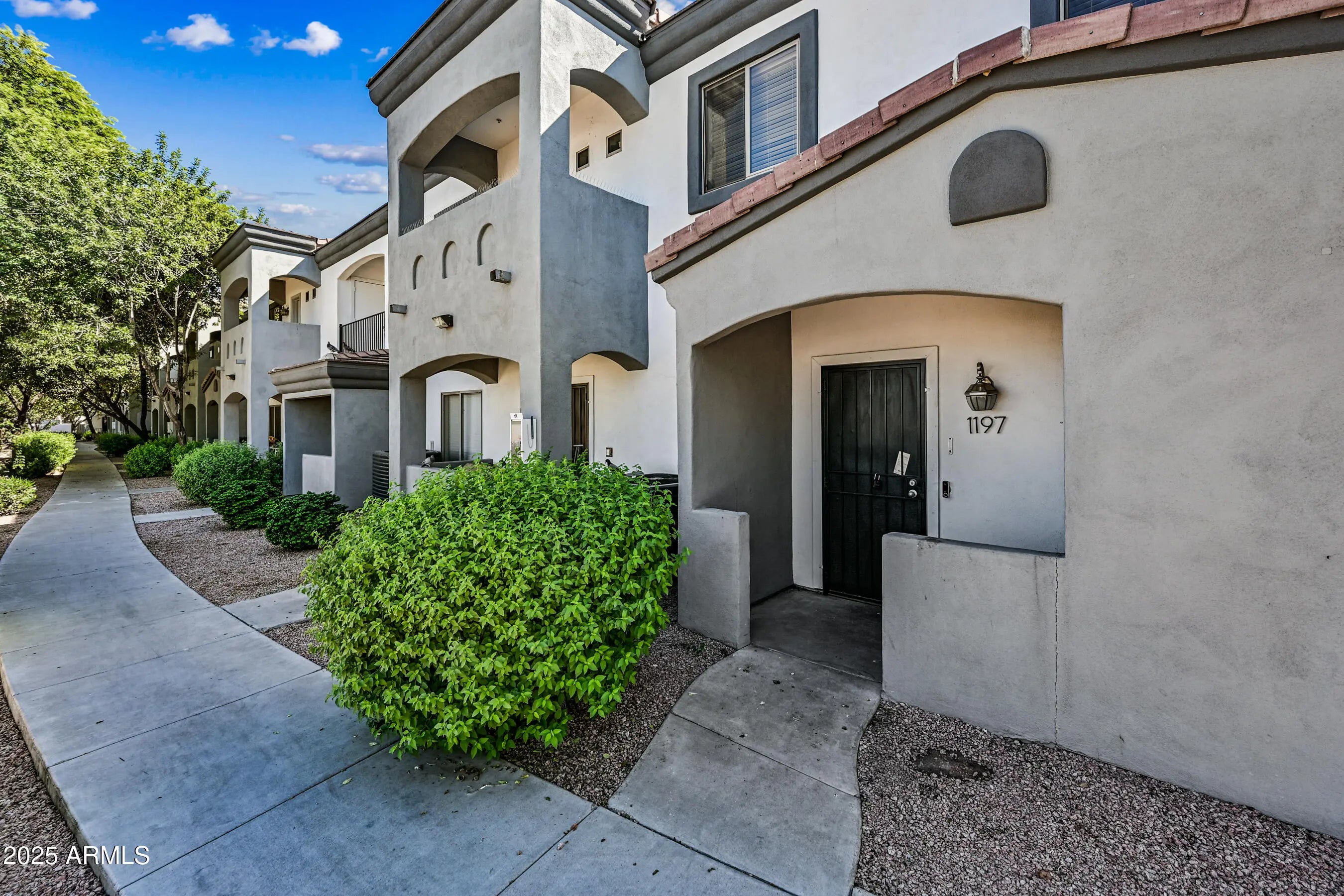 Photo of Listing #6931547