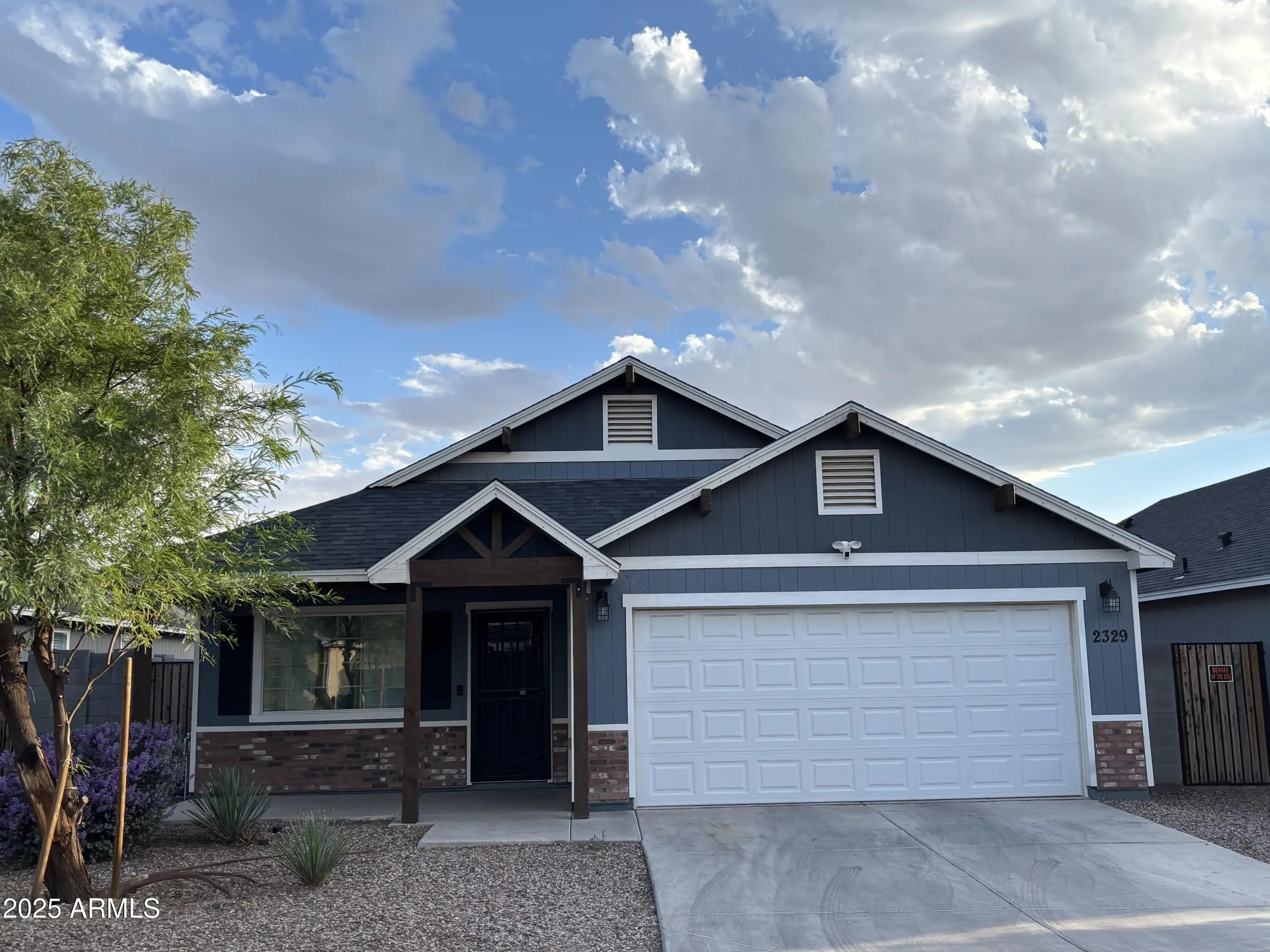 Photo of Listing #6931689