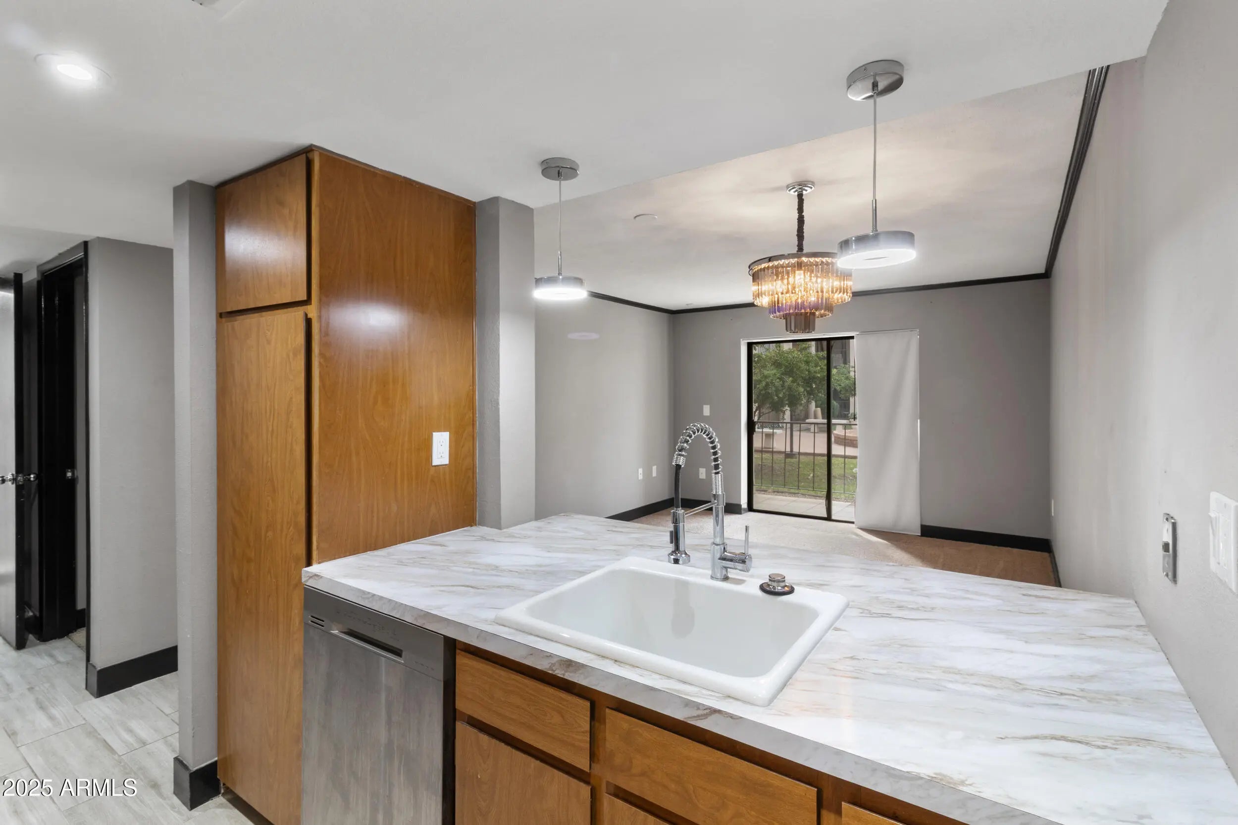 Photo of Listing #6932023