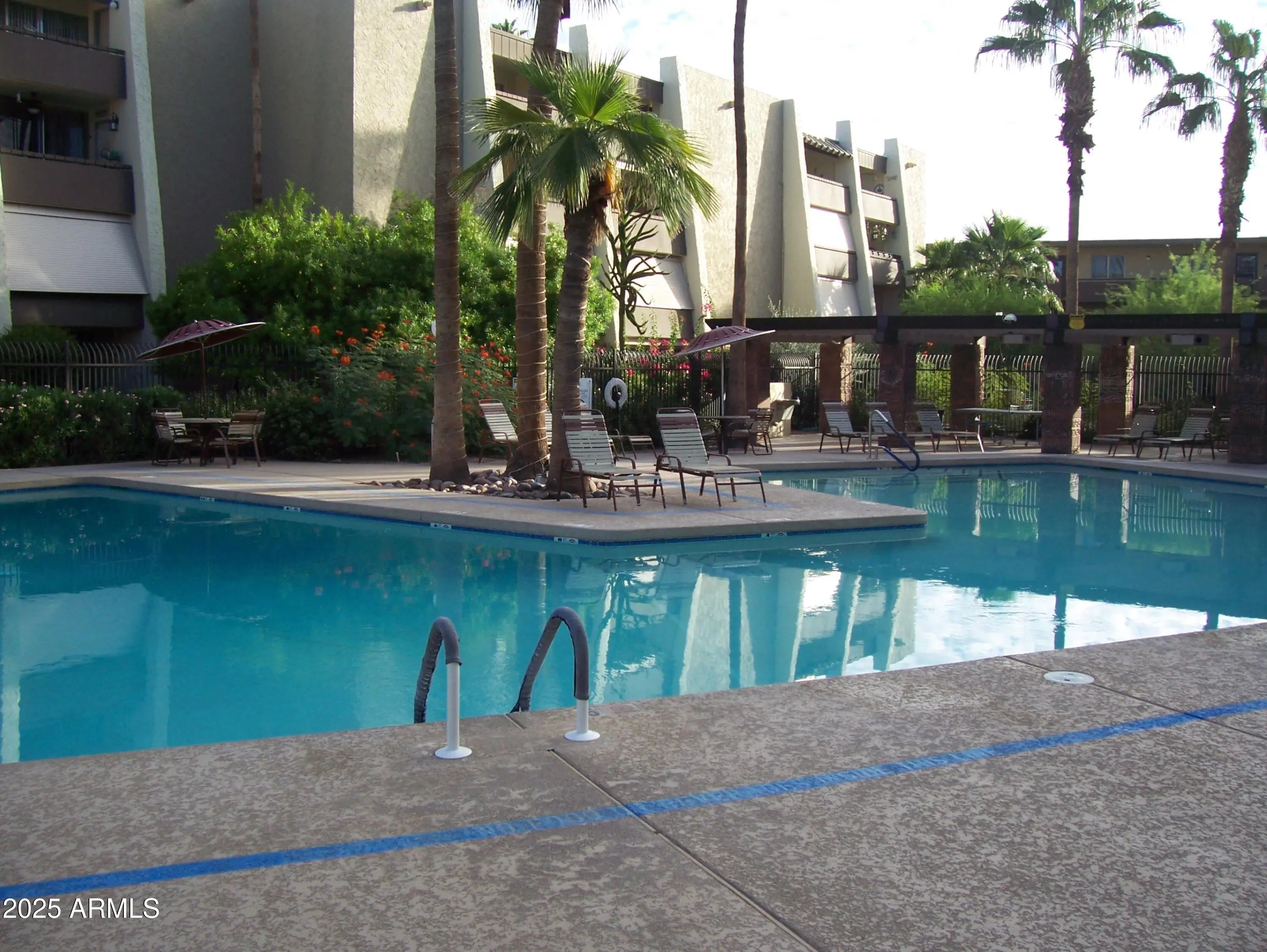 Photo of Listing #6932516