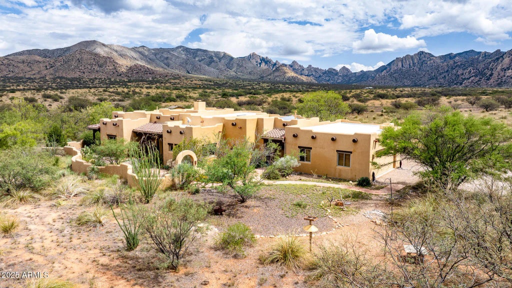 7803 E Kingbird Trail, Saint David