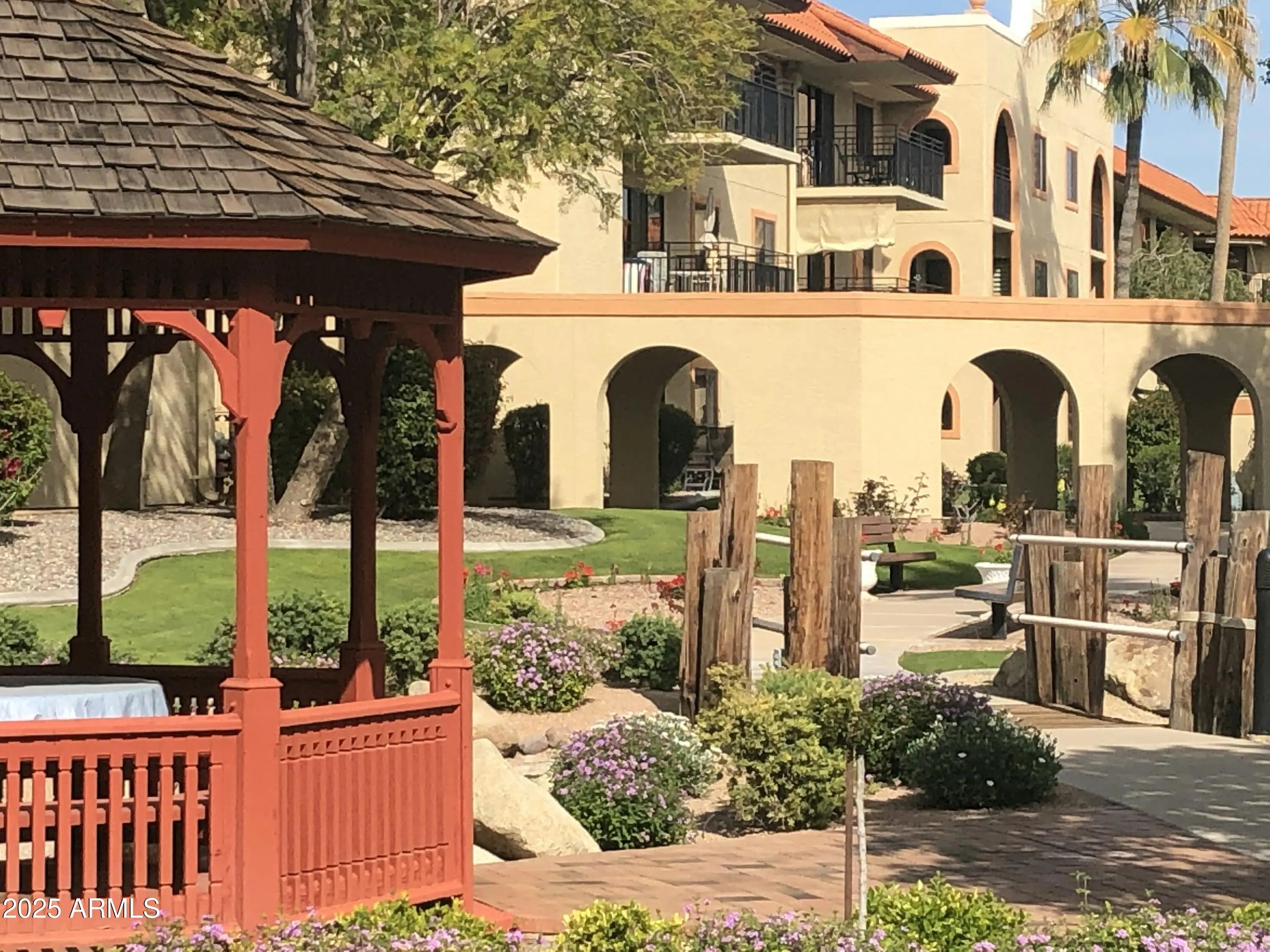 Photo of Listing #6932479