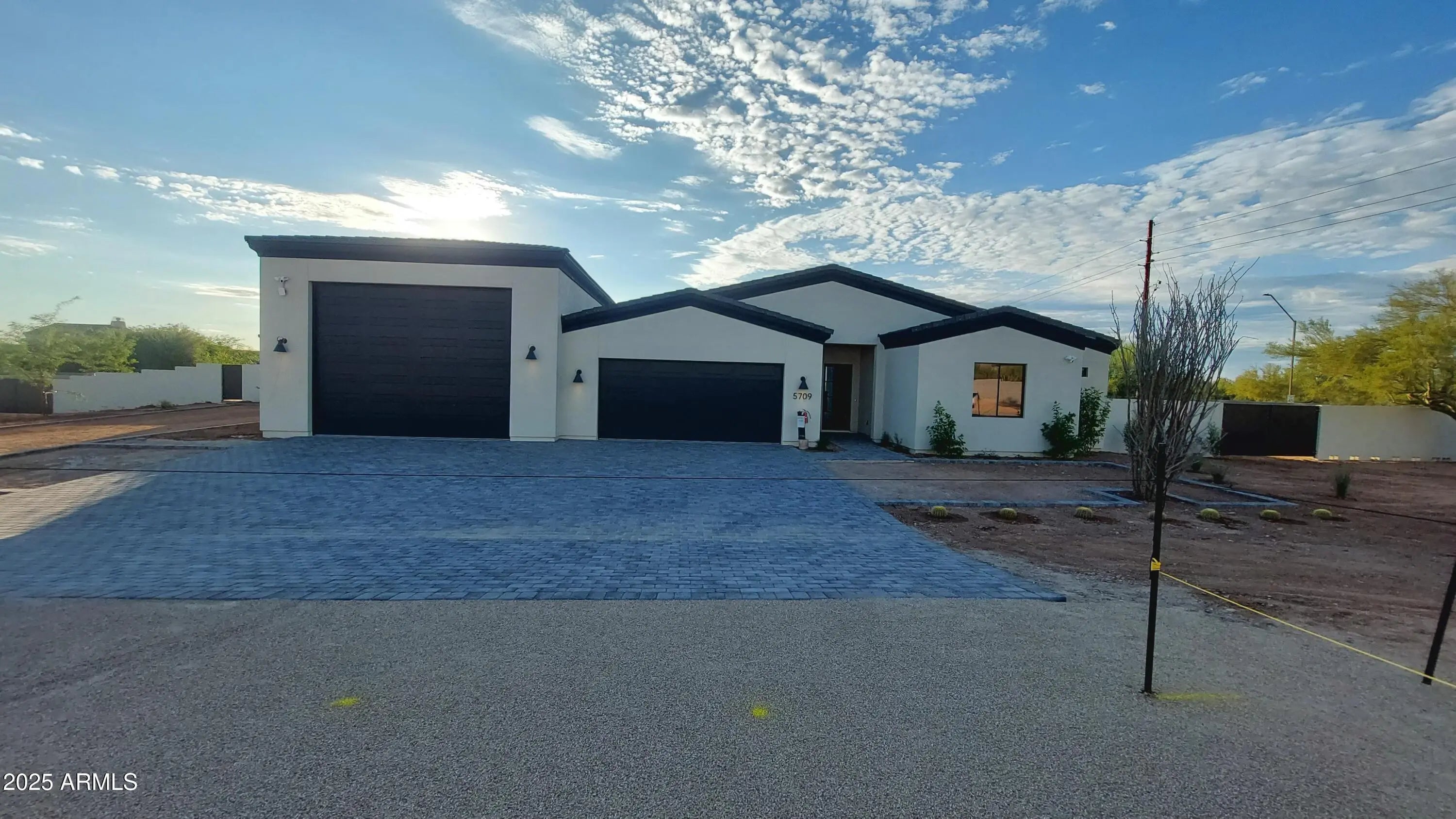 Photo of Listing #6932225