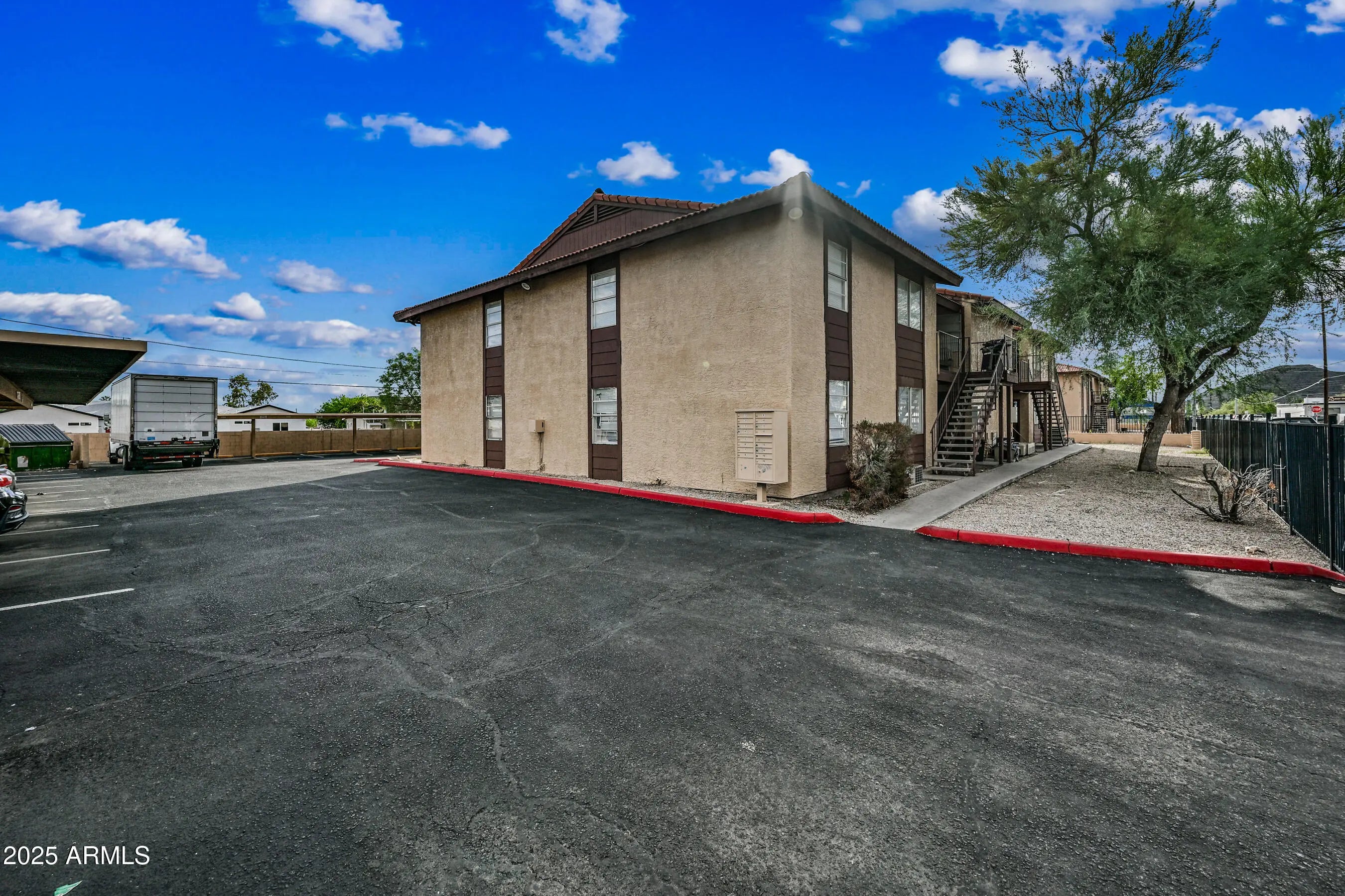 Photo of Listing #6932082