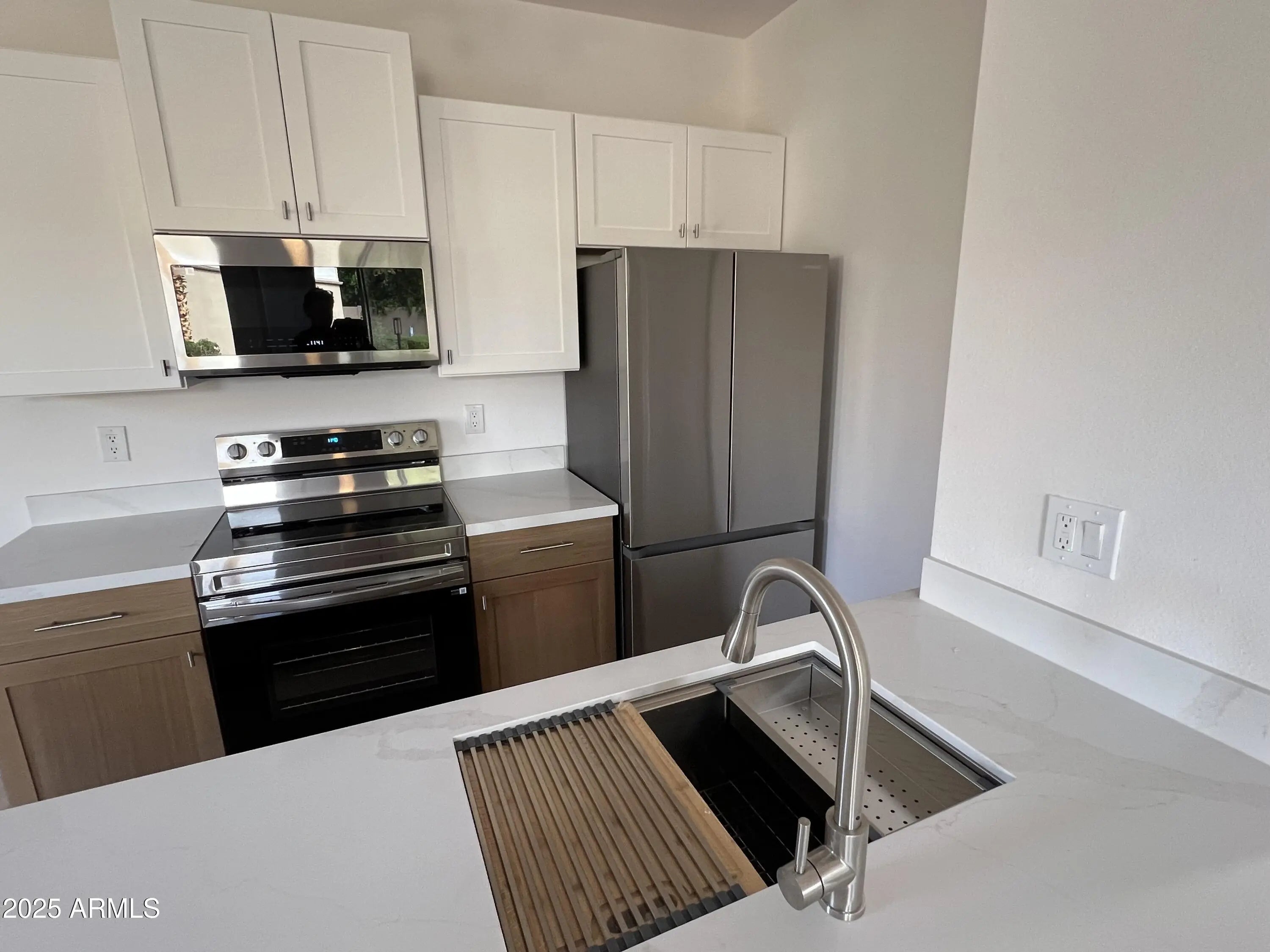 Photo of Listing #6932493