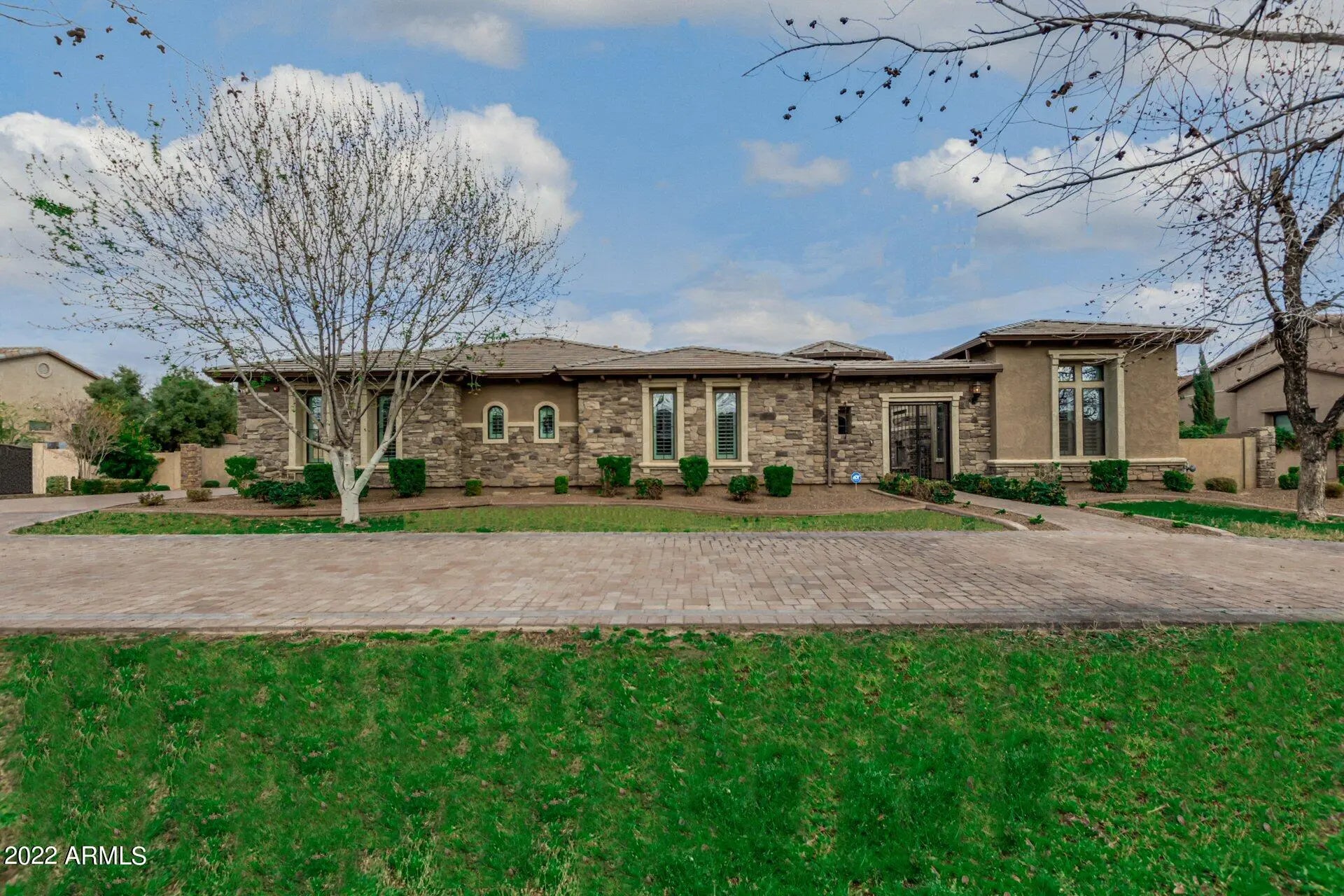 Photo of Listing #6932198