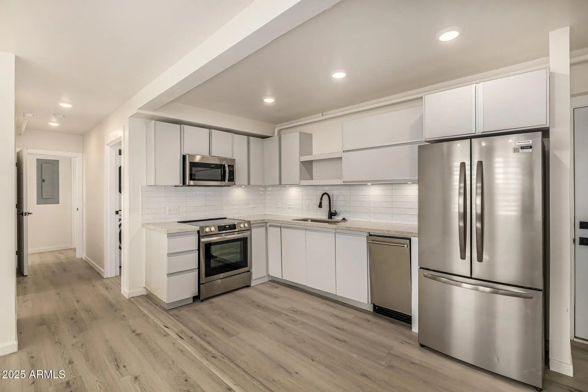 Photo of Listing #6932219