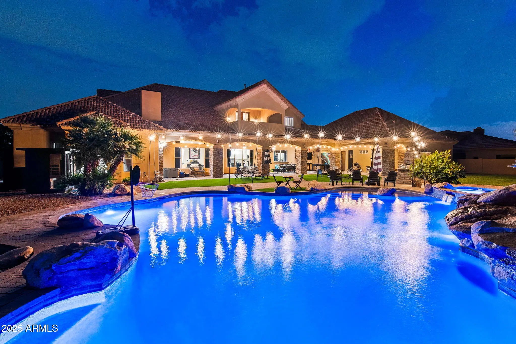 Photo of Listing #6932903