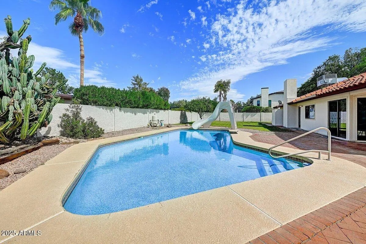 Photo of Listing #6934113