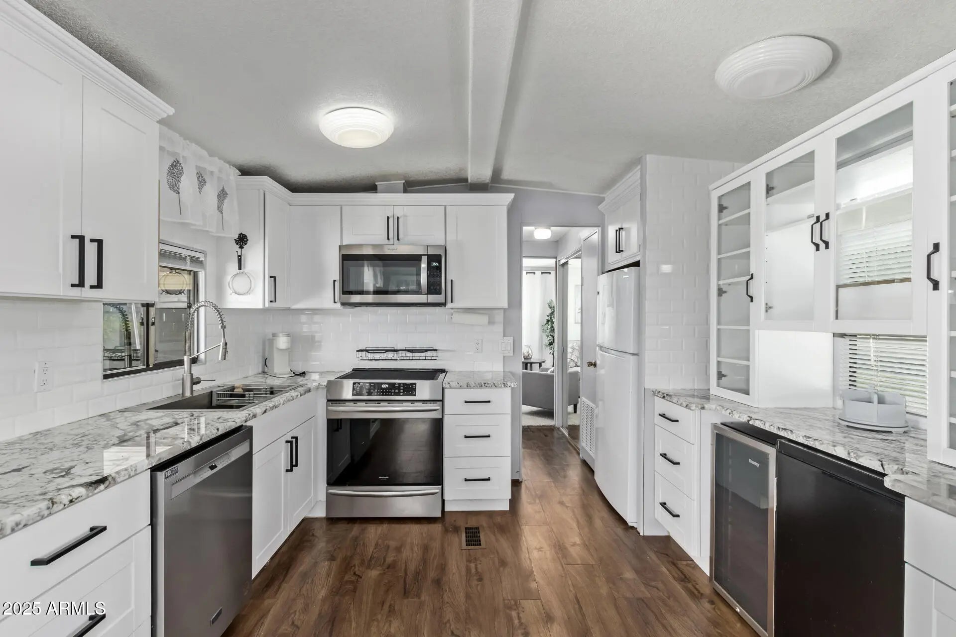 Photo of Listing #6935943