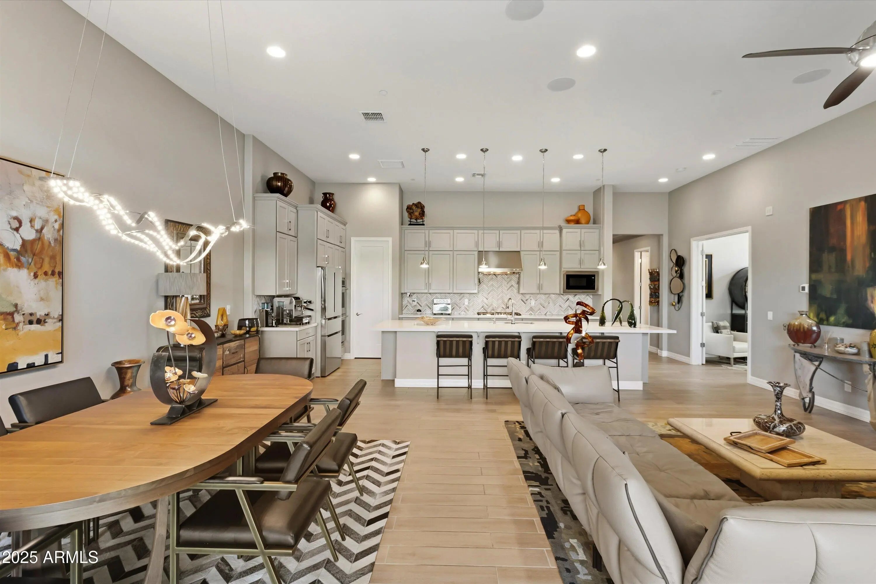 Photo of Listing #6932456