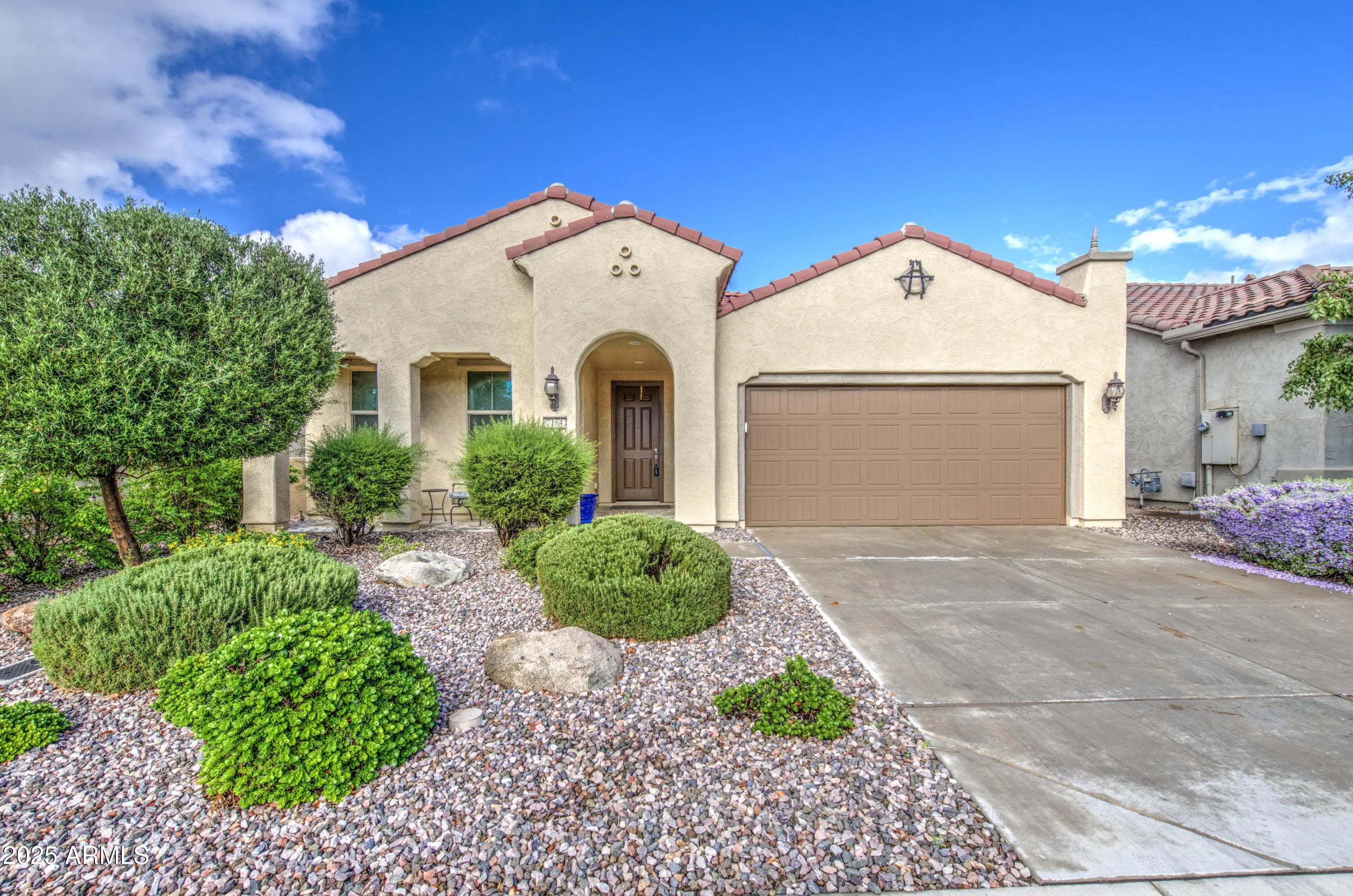 Photo of Listing #6932557