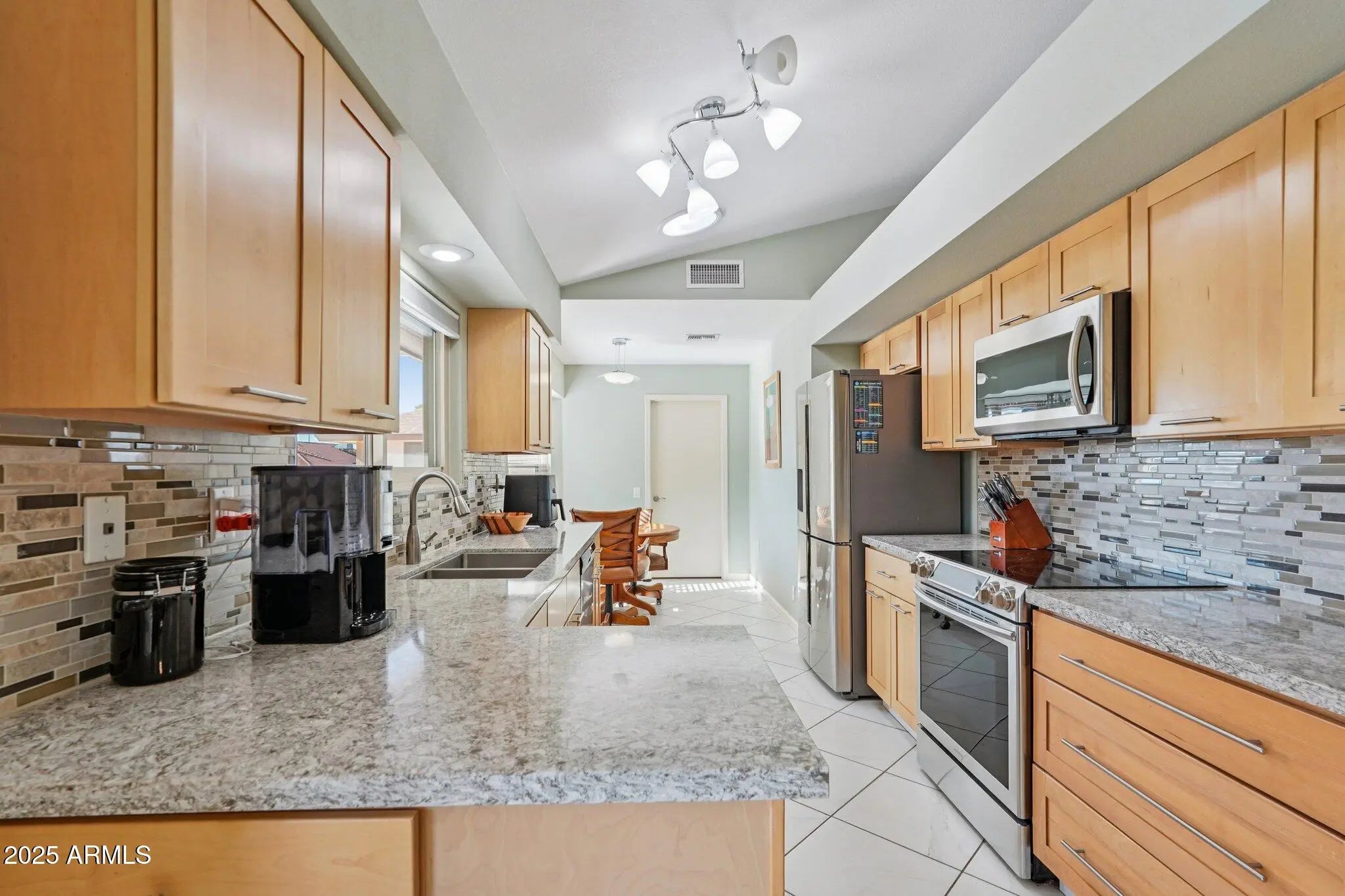 Photo of Listing #6933131