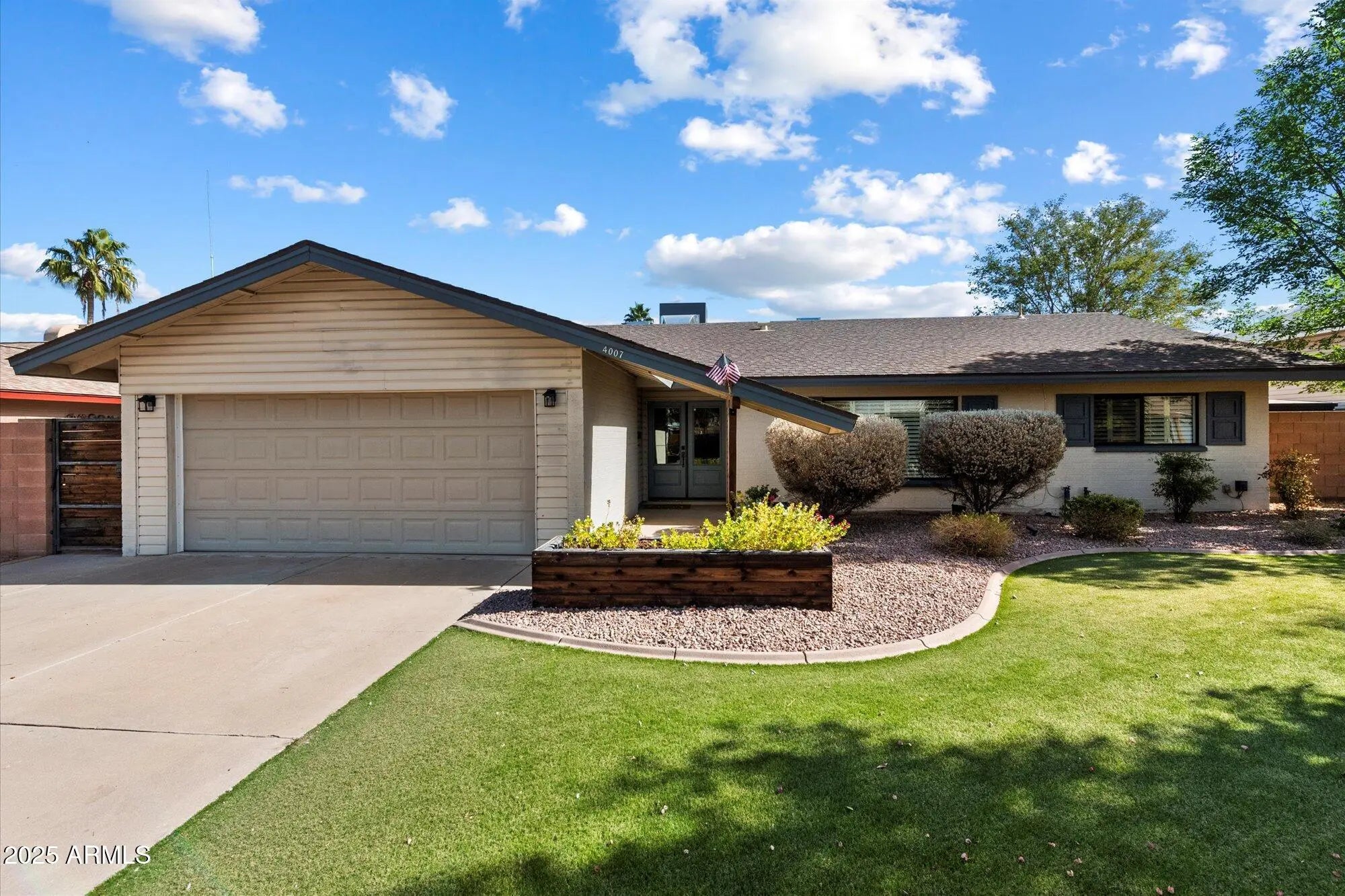 Photo of Listing #6932724