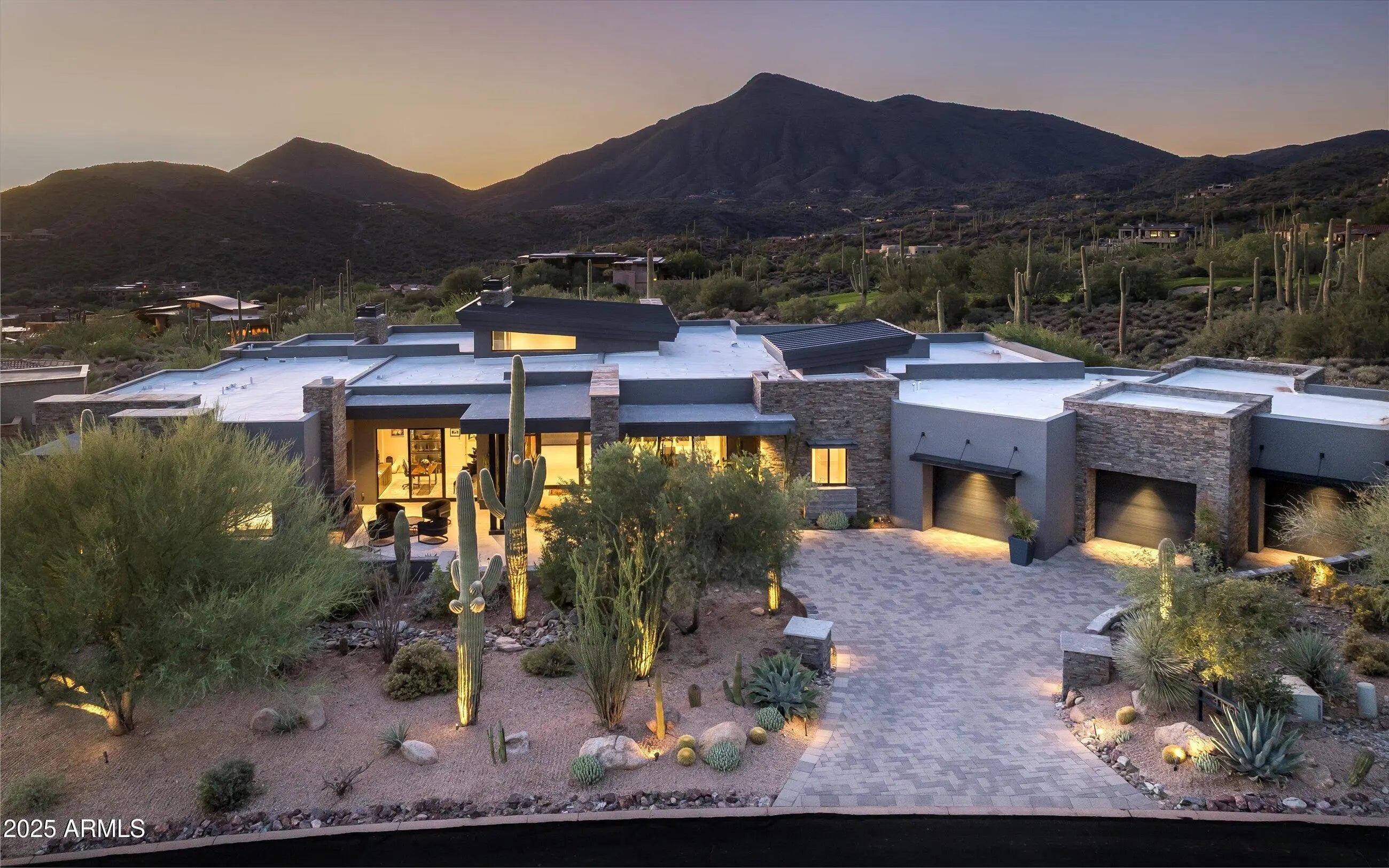 Photo of Listing #6932954