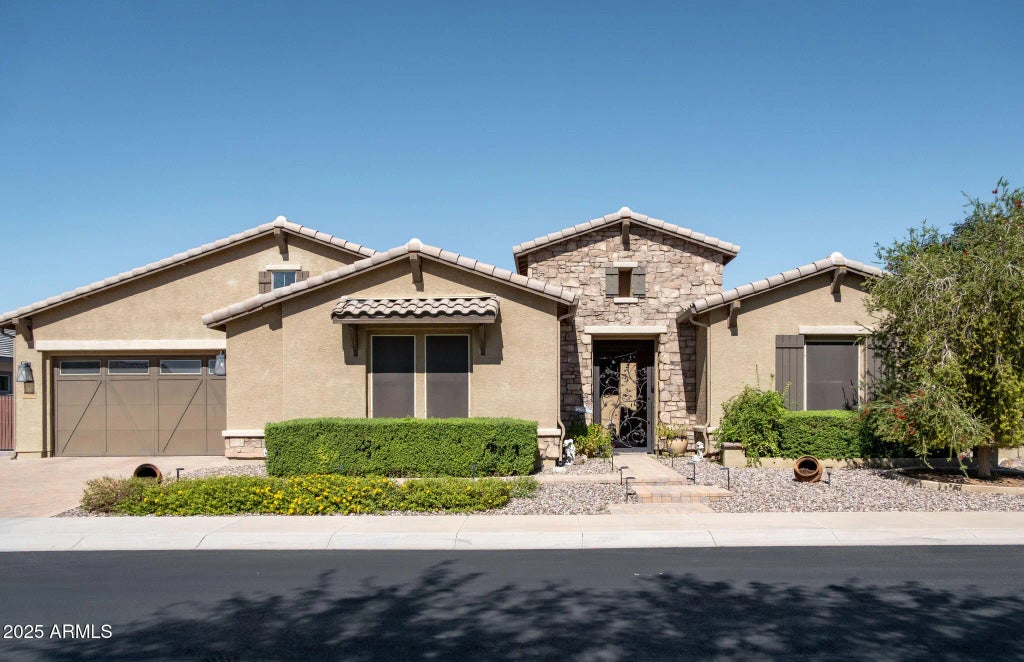 1988 E Blackhawk Drive, Gilbert