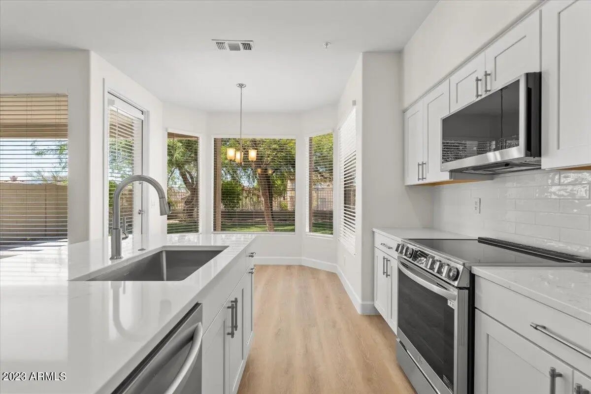 Photo of Listing #6933257