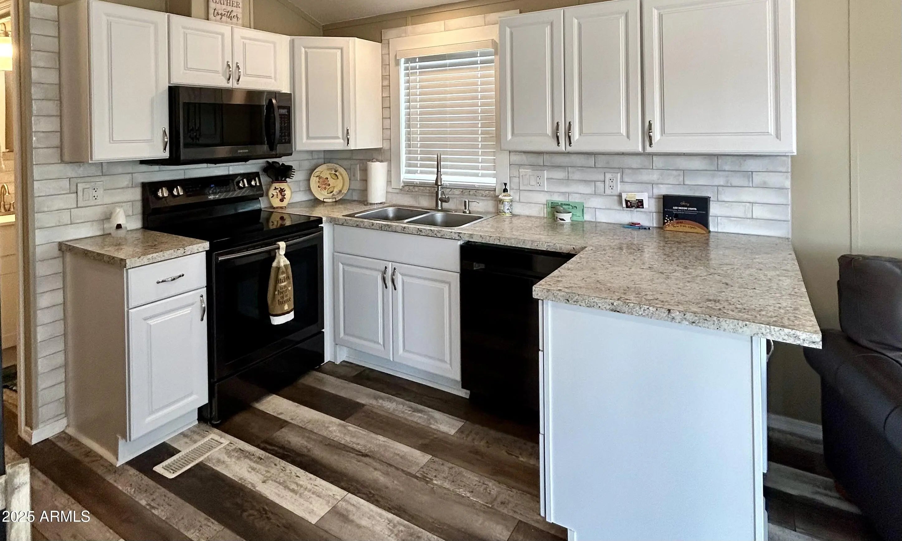 Photo of Listing #6932817