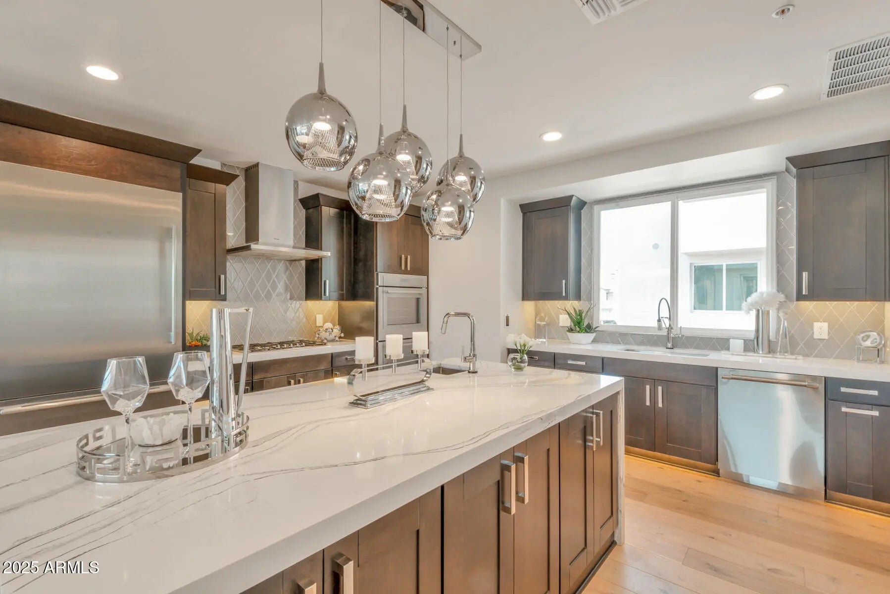 Photo of Listing #6933052