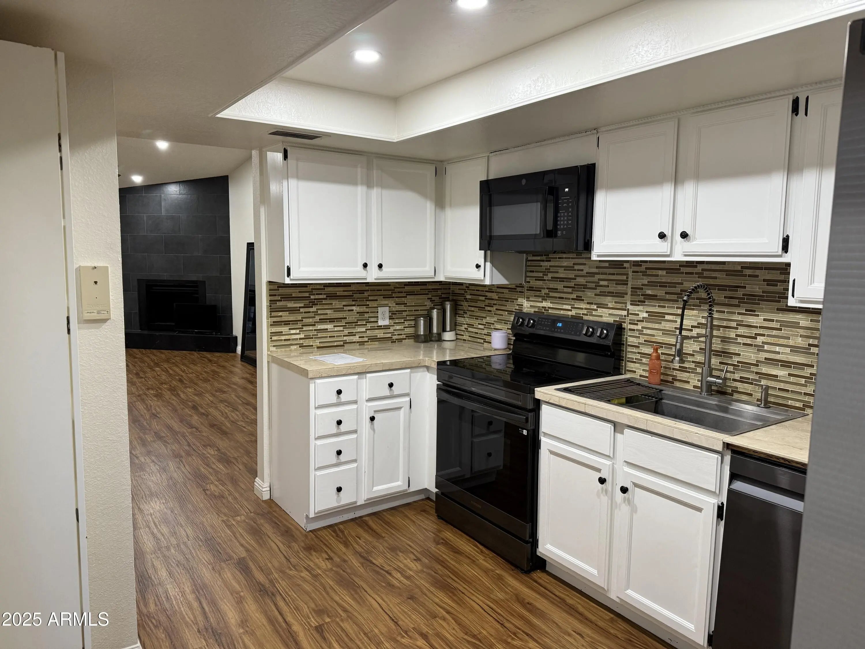 Photo of Listing #6934061