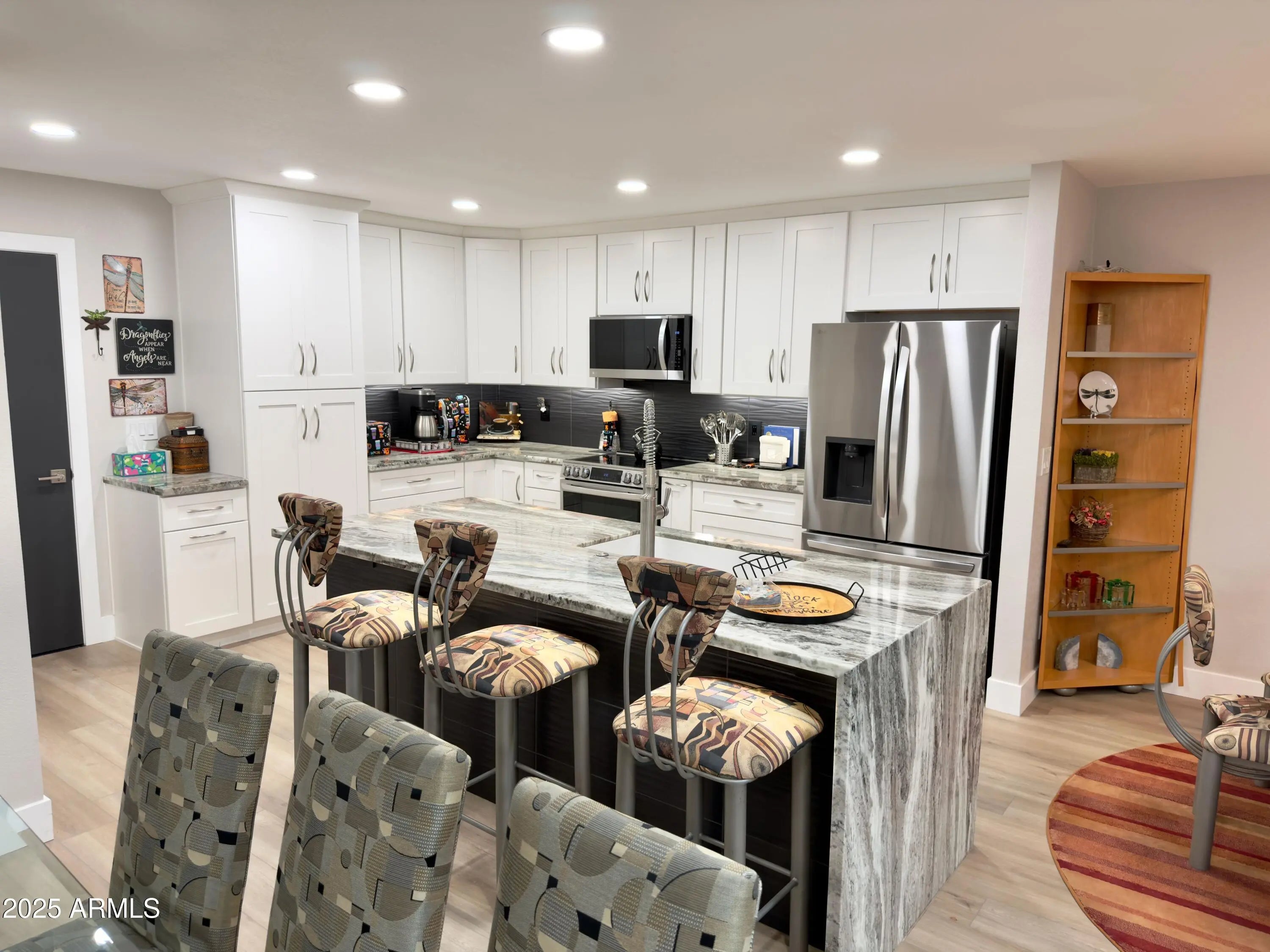 Photo of Listing #6933666