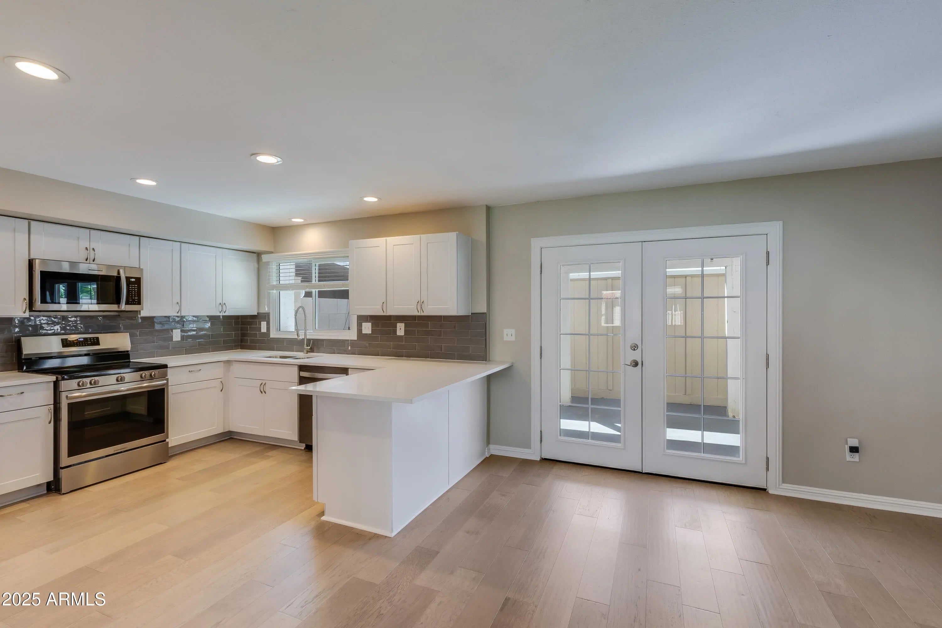 Photo of Listing #6934417