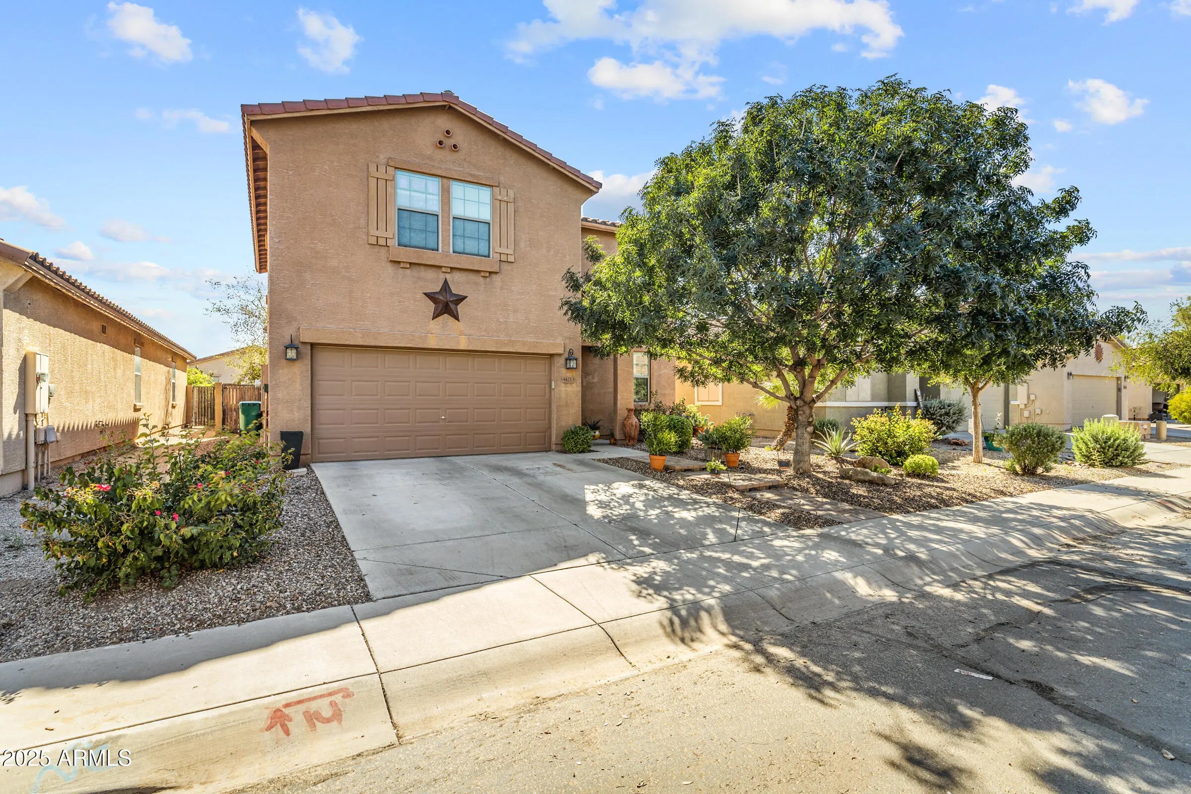 Photo of Listing #6936553