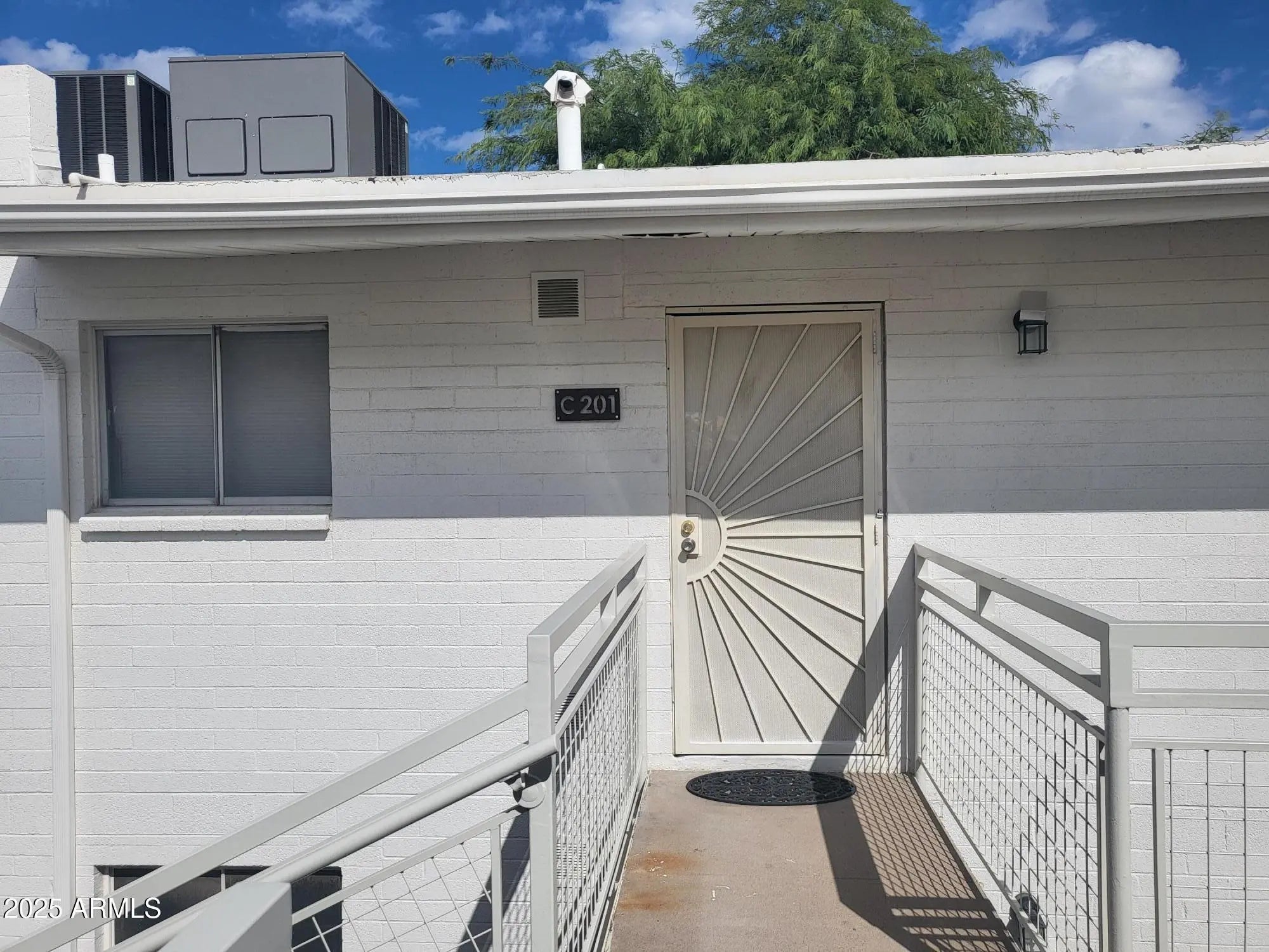 Photo of Listing #6933209