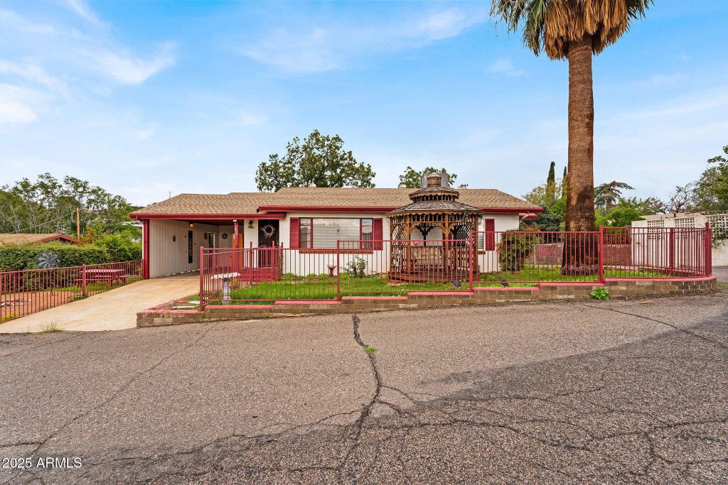 832 W Paxton Avenue, Miami