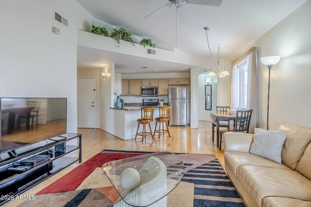 10401 N 52nd Street (unit 205), Paradise Valley