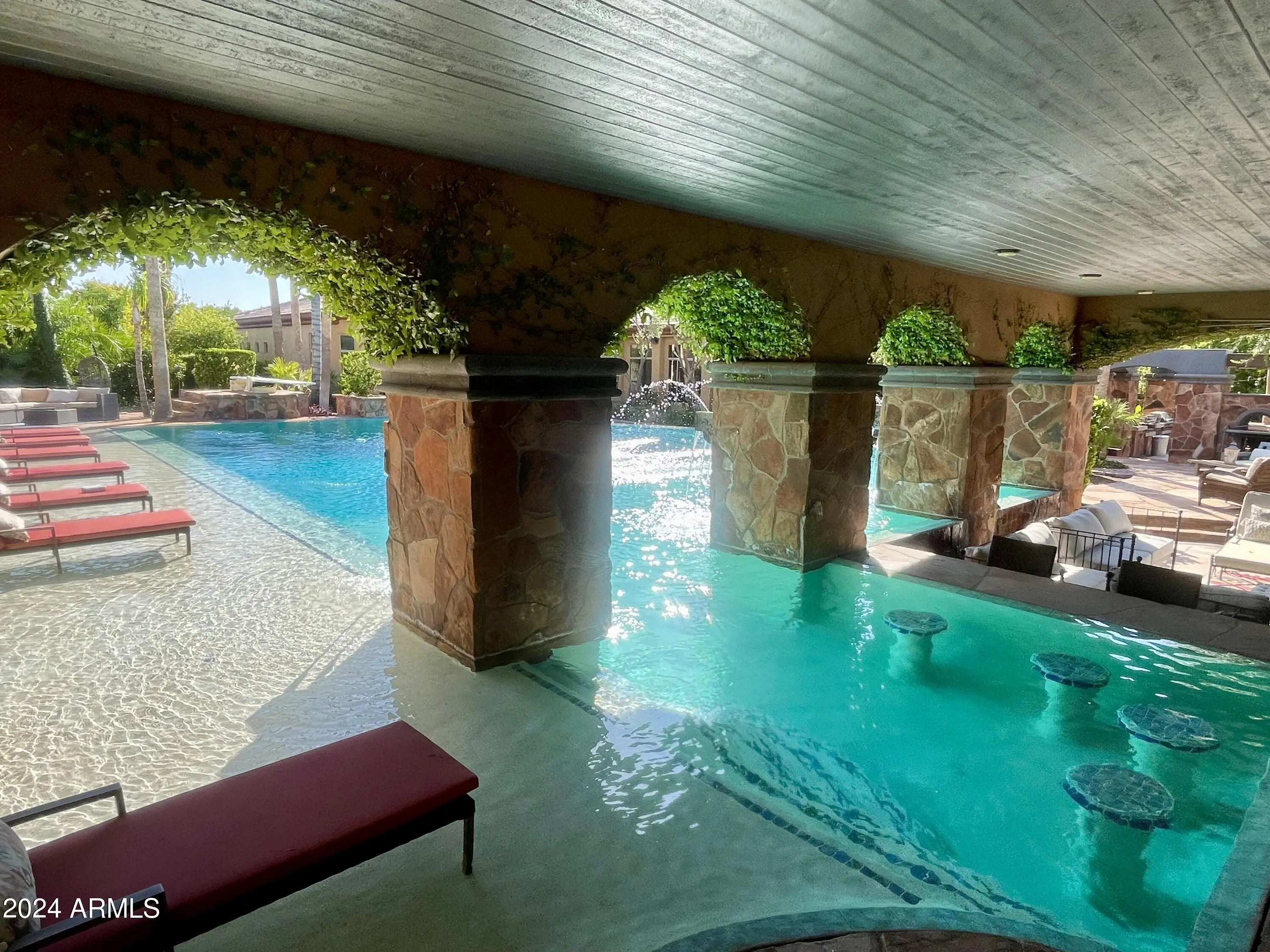 Photo of Listing #6938521