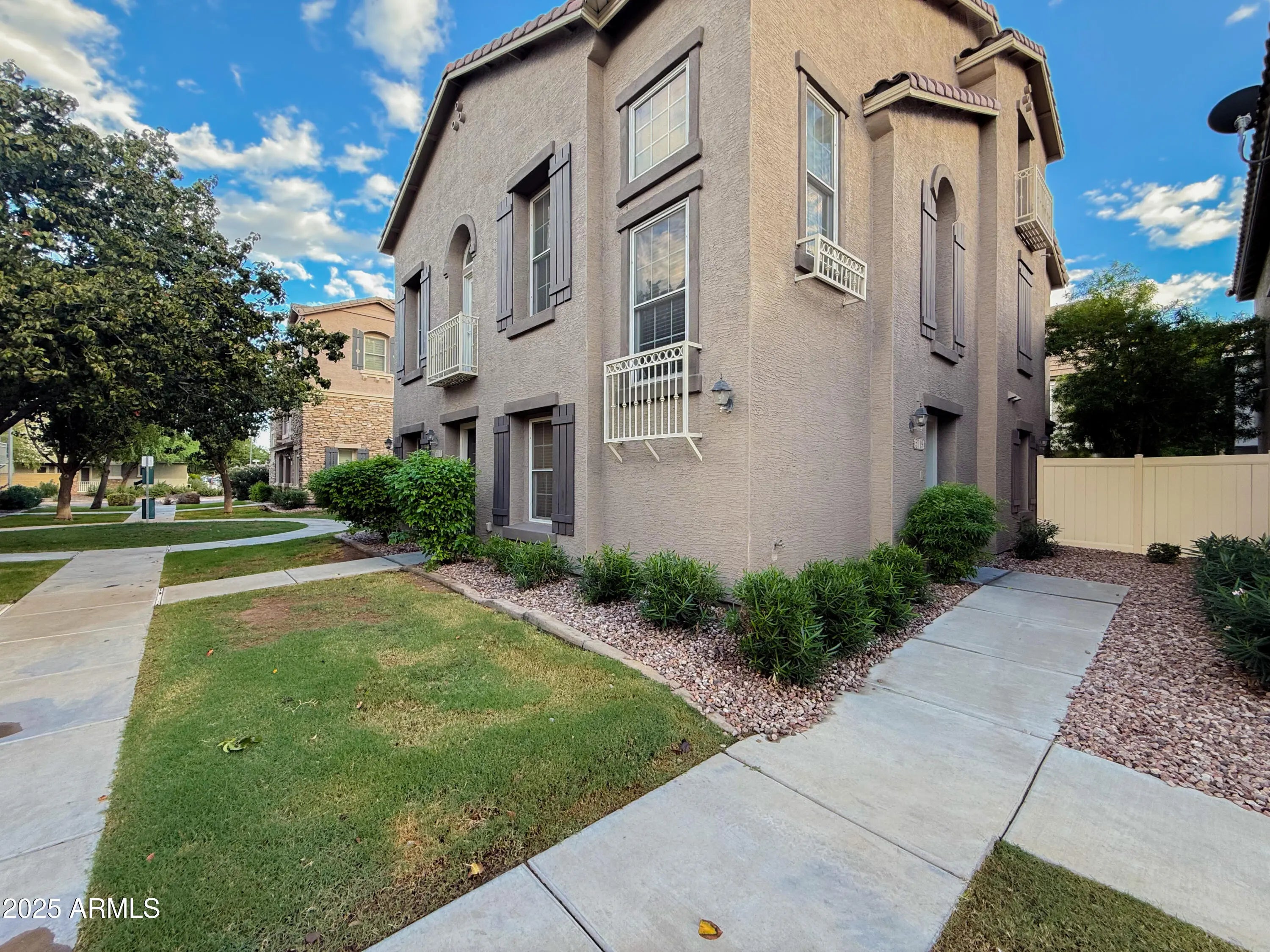 Photo of Listing #6933466