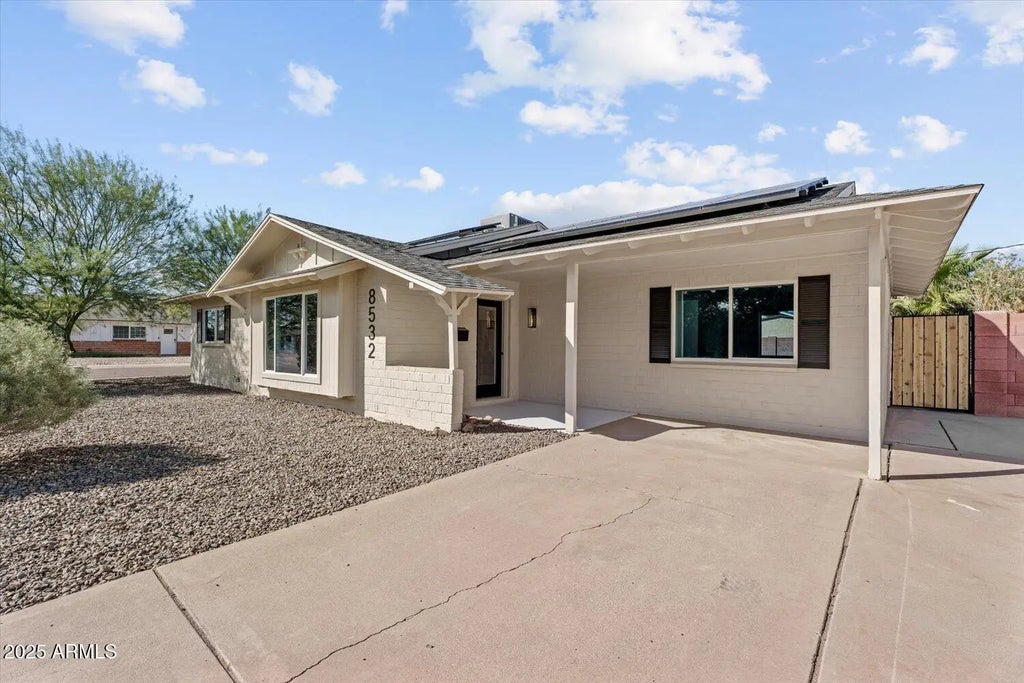 8532 E Sheridan Street, Scottsdale