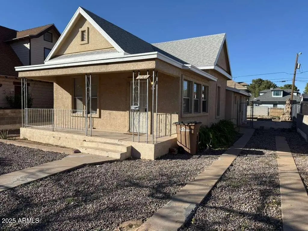 Photo of Listing #6933896