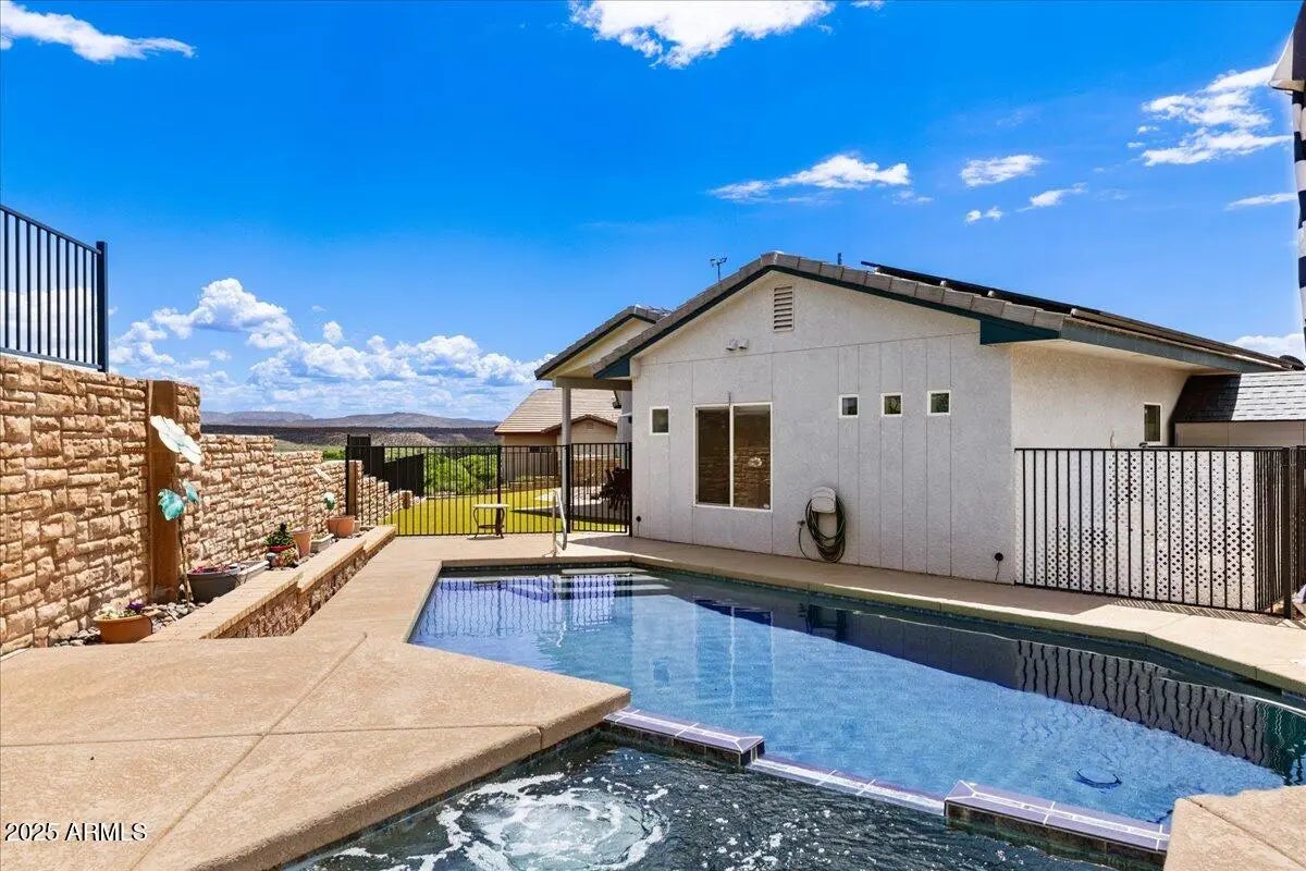 Photo of Listing #6934336