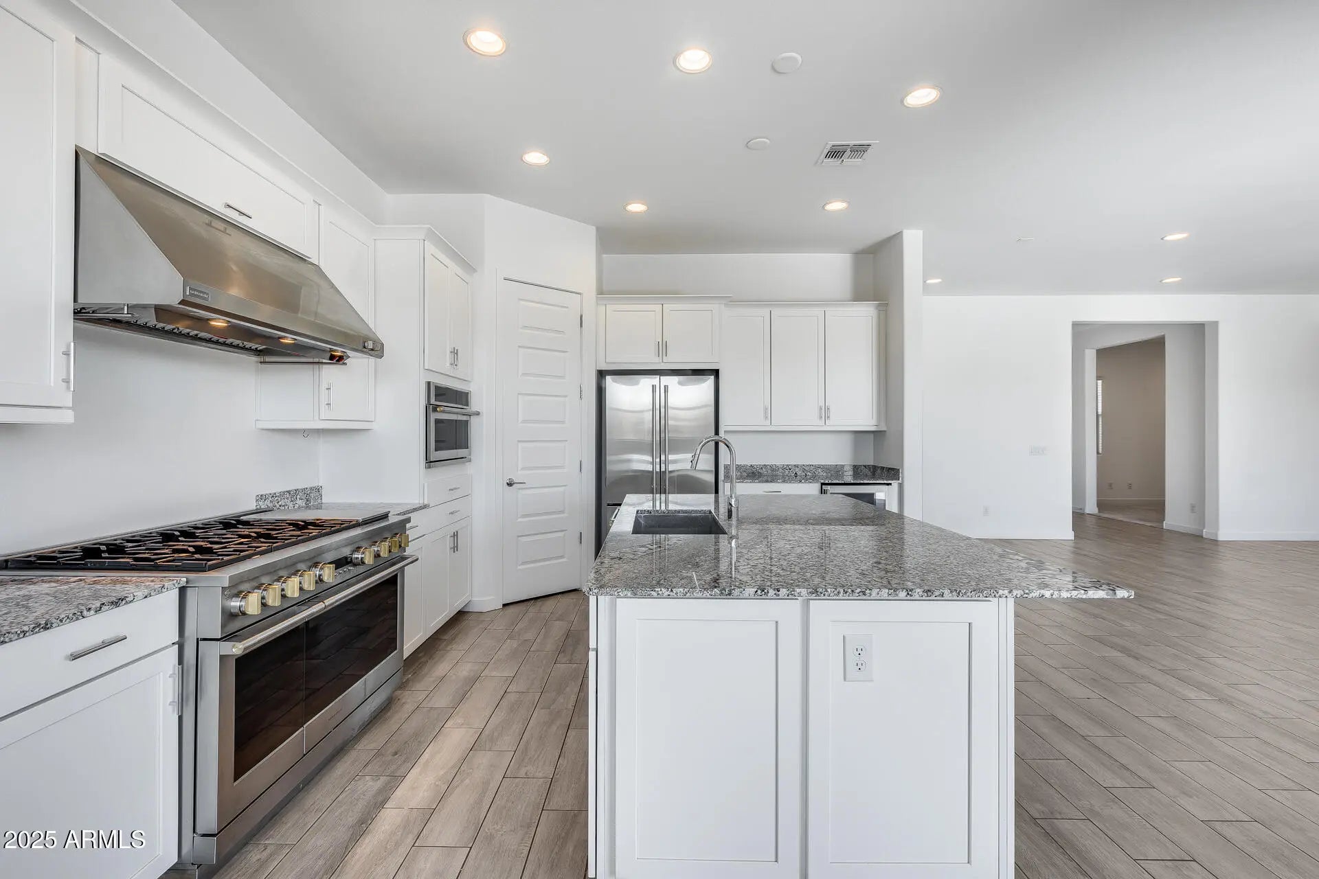 Photo of Listing #6938363