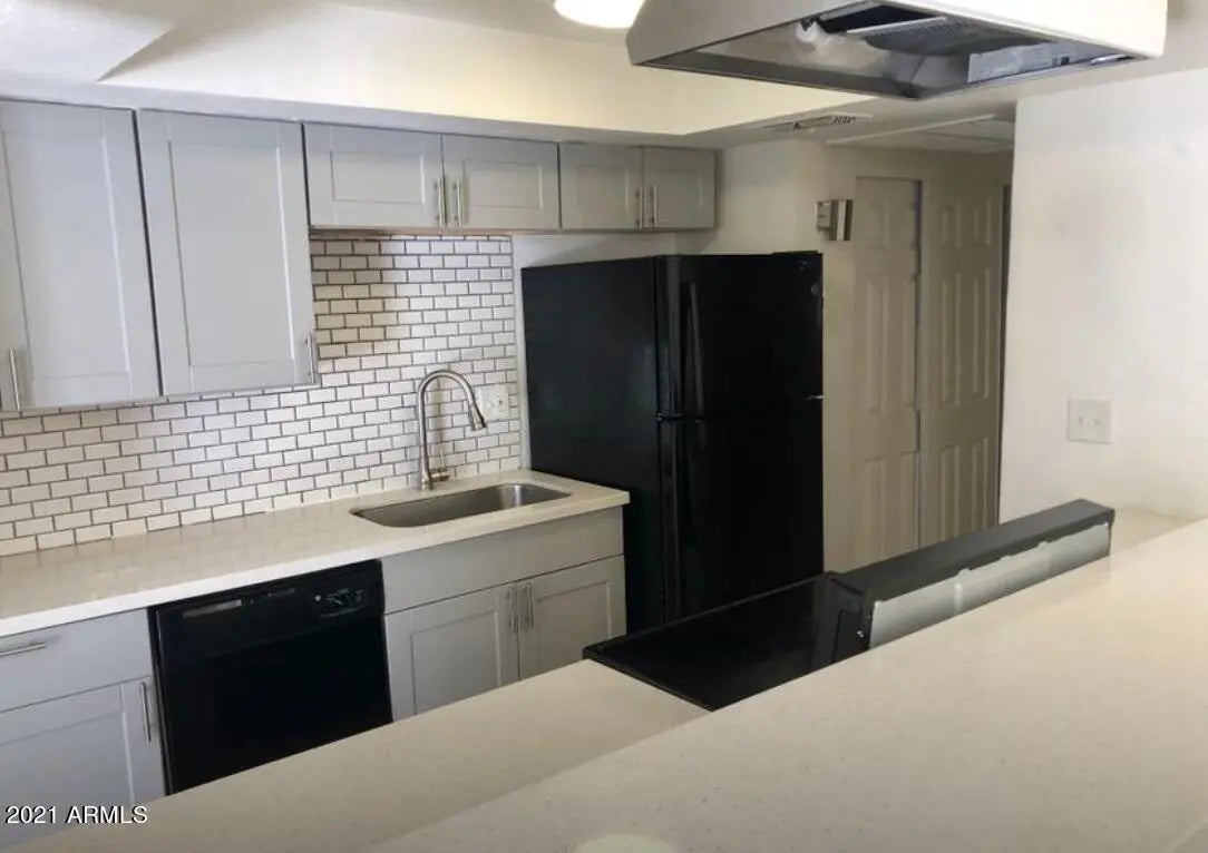 Photo of Listing #6934107