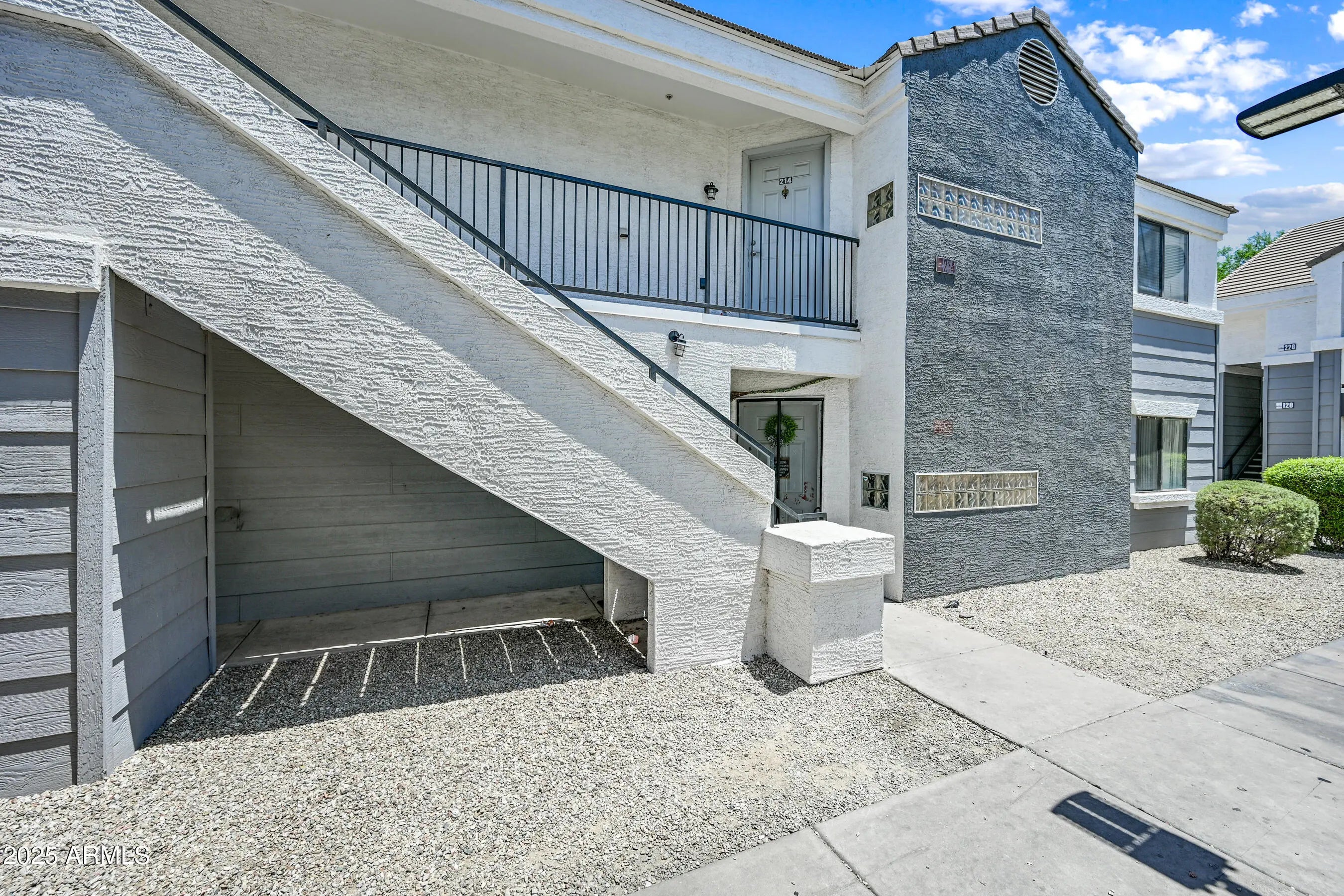 Photo of Listing #6934403