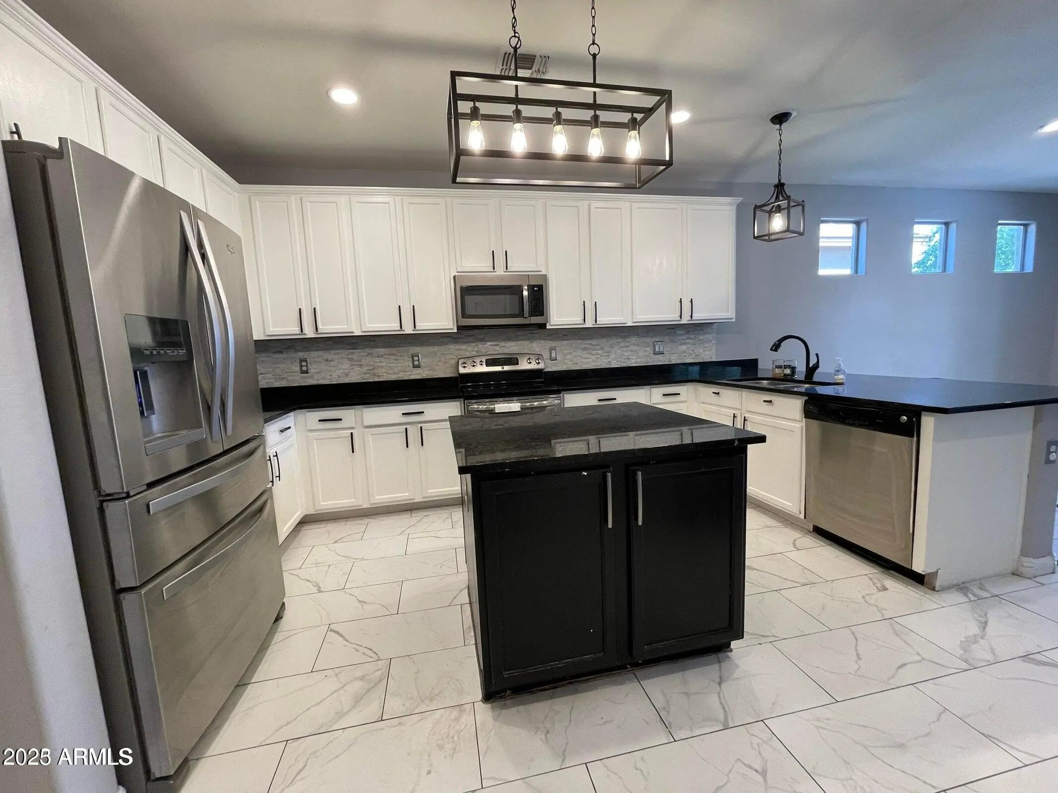 Photo of Listing #6934398