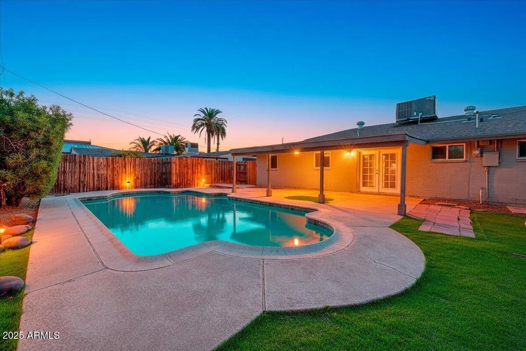 720 E Broadway Lane, Tempe